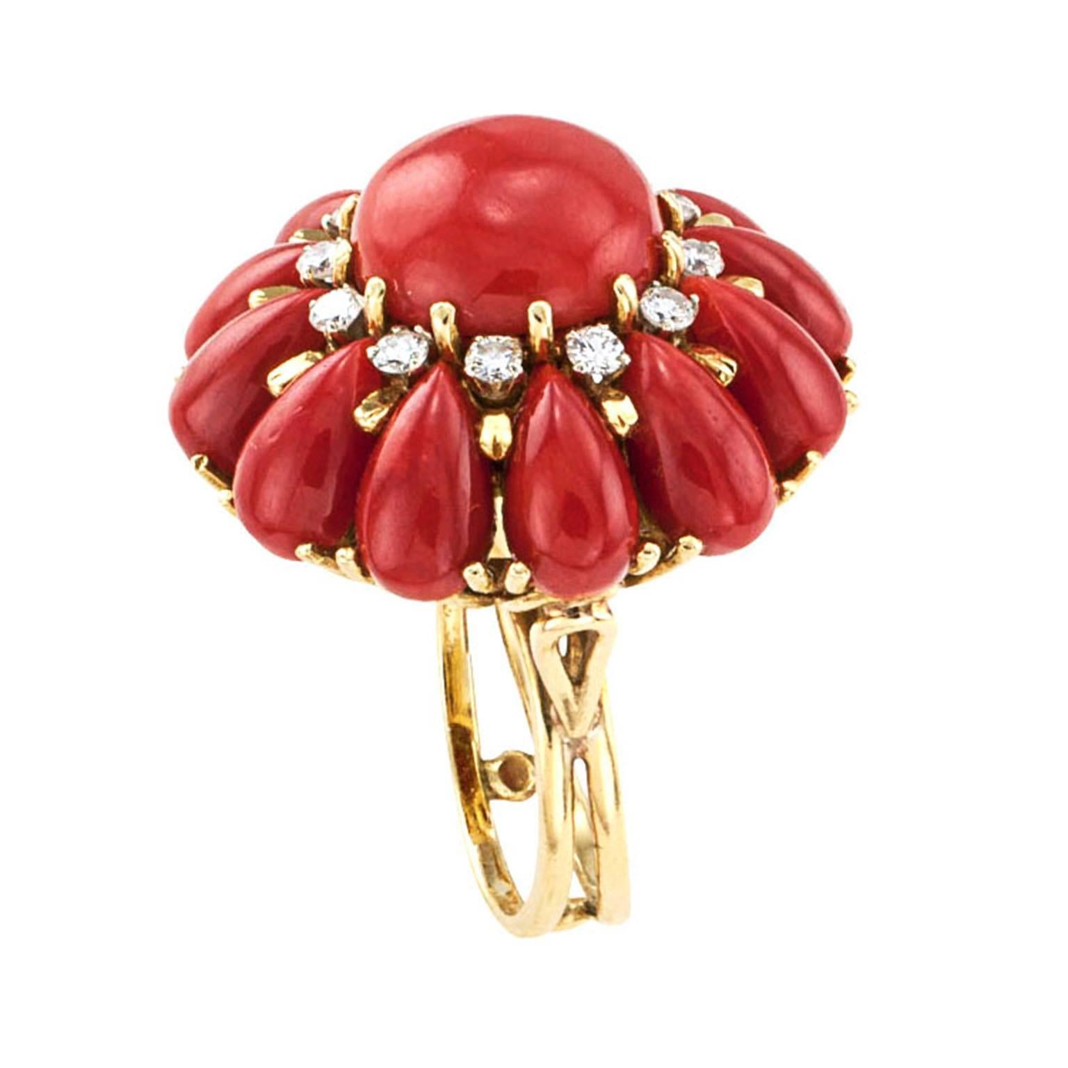 Red Coral Diamond Gold Ring In Excellent Condition In Los Angeles, CA