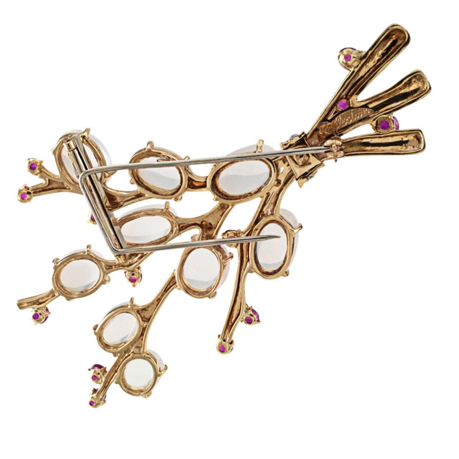 1940s Trabert and Hoeffer Mauboussin Retro Moonstone Ruby Brooch In Excellent Condition In Los Angeles, CA