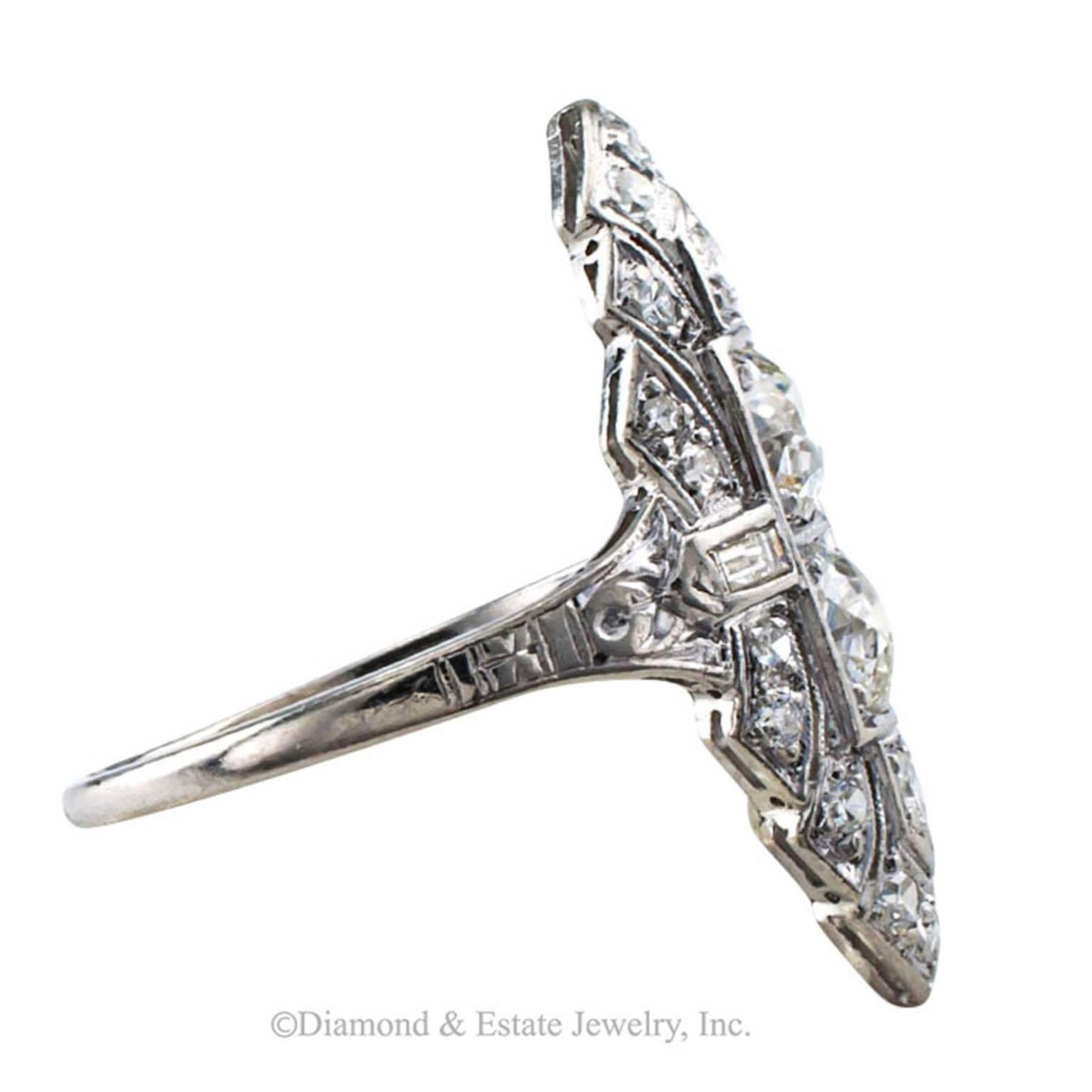 1920er Art Deco Diamant Platin Dinner Ring (Art déco)