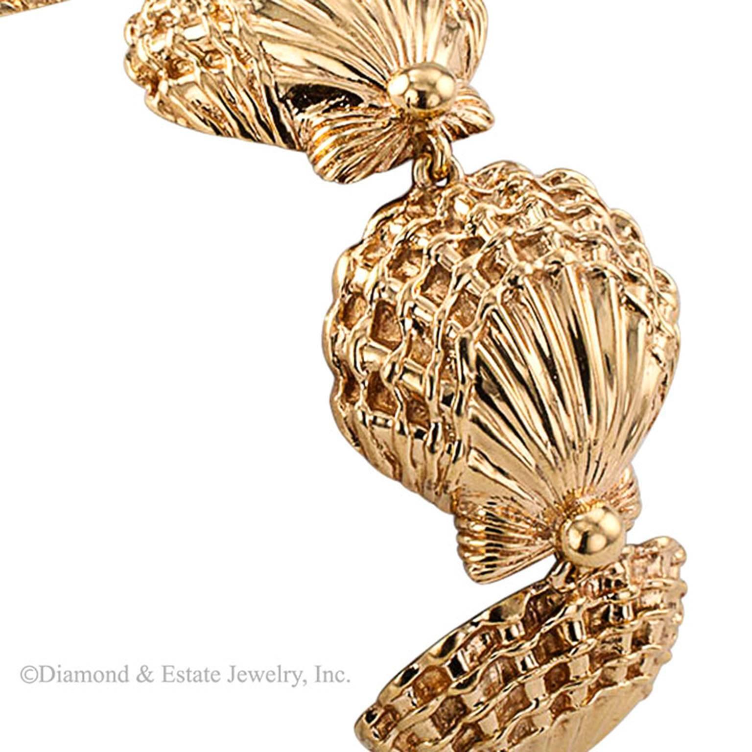 Women's or Men's Ruser Gold Sea Shell Bracelet