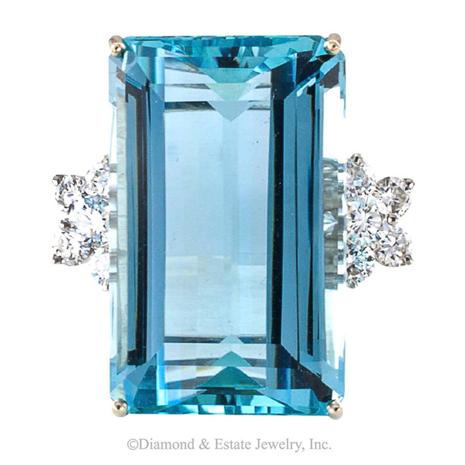 Midcentury Aquamarine Diamond Gold Ring In Excellent Condition In Los Angeles, CA