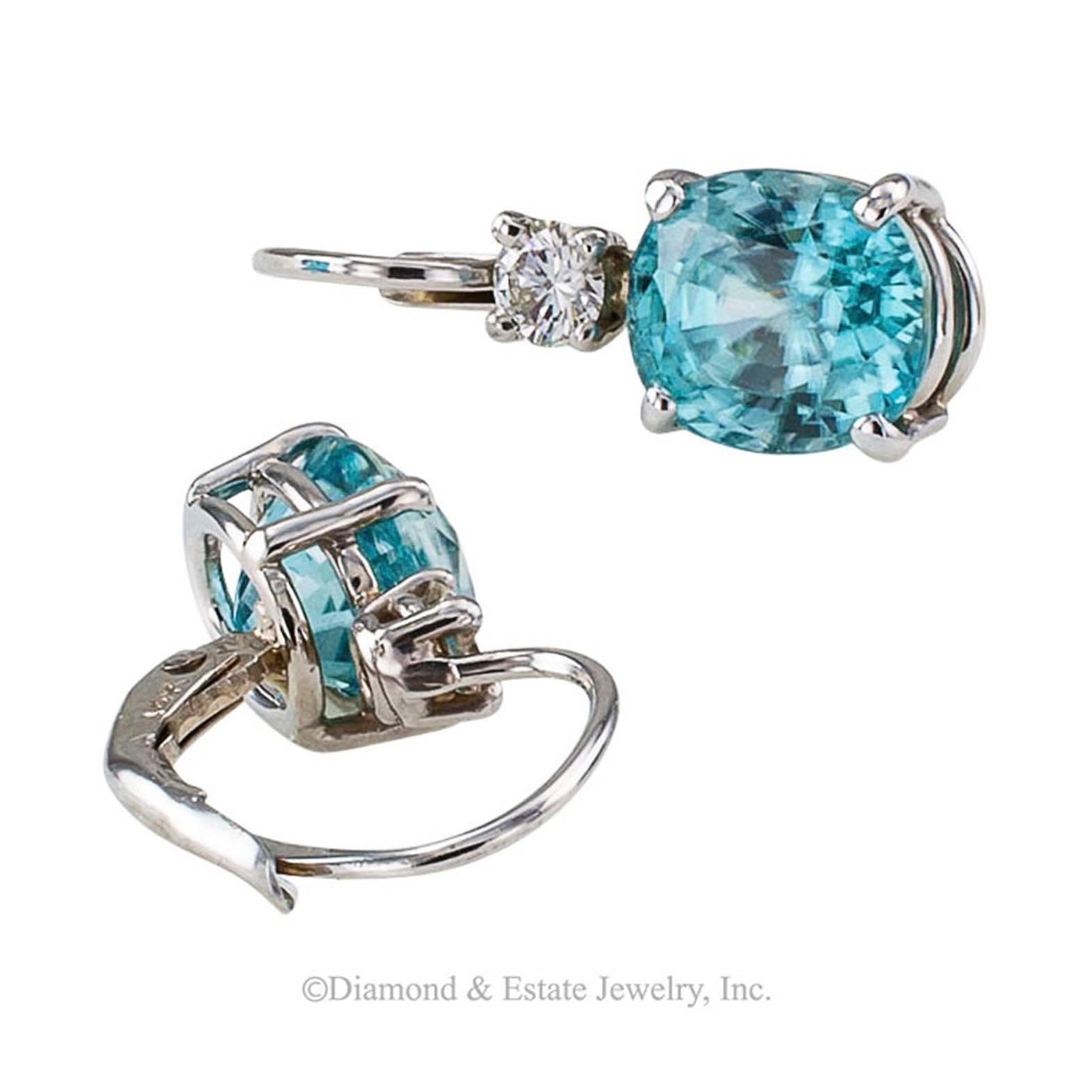 Natural Blue Zircon Diamond Estate Earrings

Bright and colorful, these natural blue zircon look beautiful when worn.  The lever backs make them super comfortable and they are made in such a way that they can do double duty... casual wear or