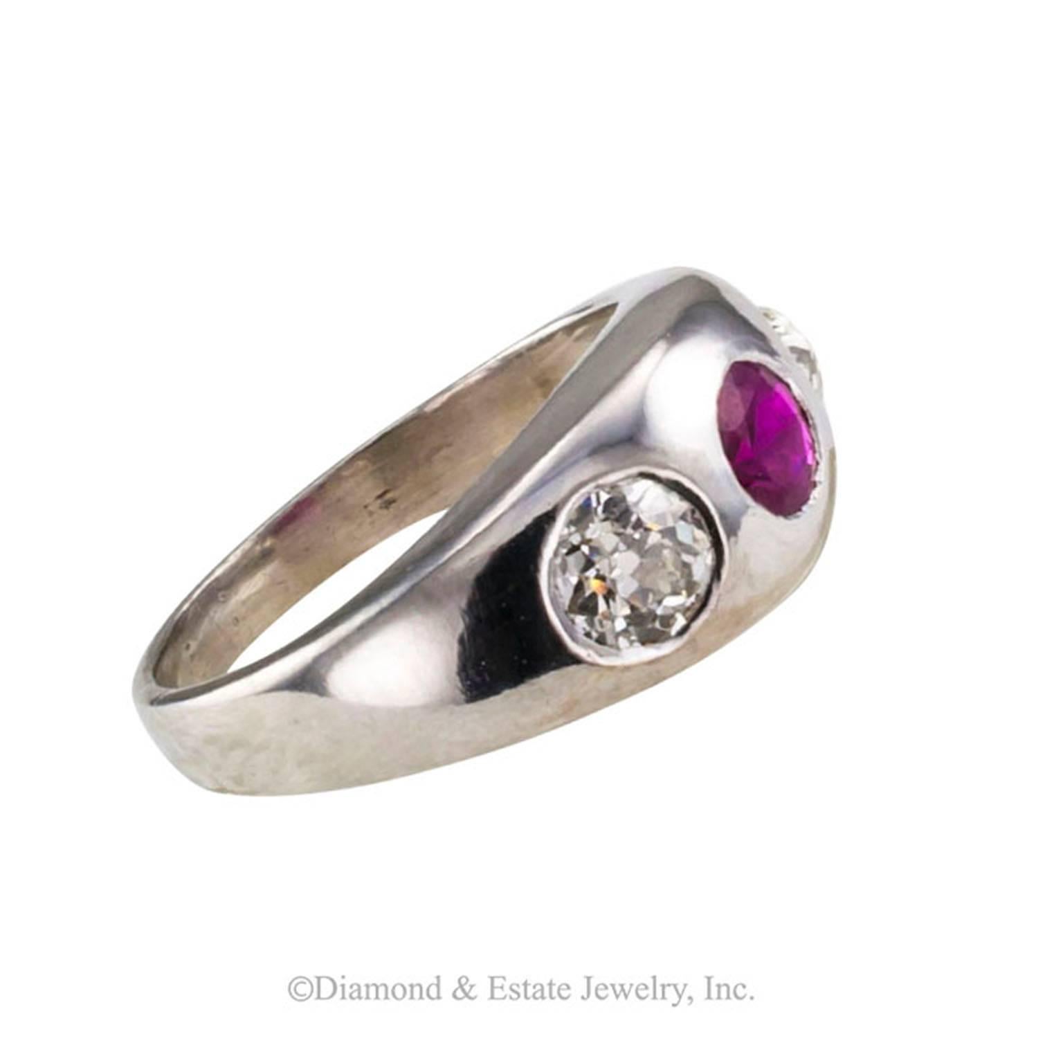 1910 Ruby Diamond Platinum Three-Stone Gypsy Ring In Excellent Condition In Los Angeles, CA