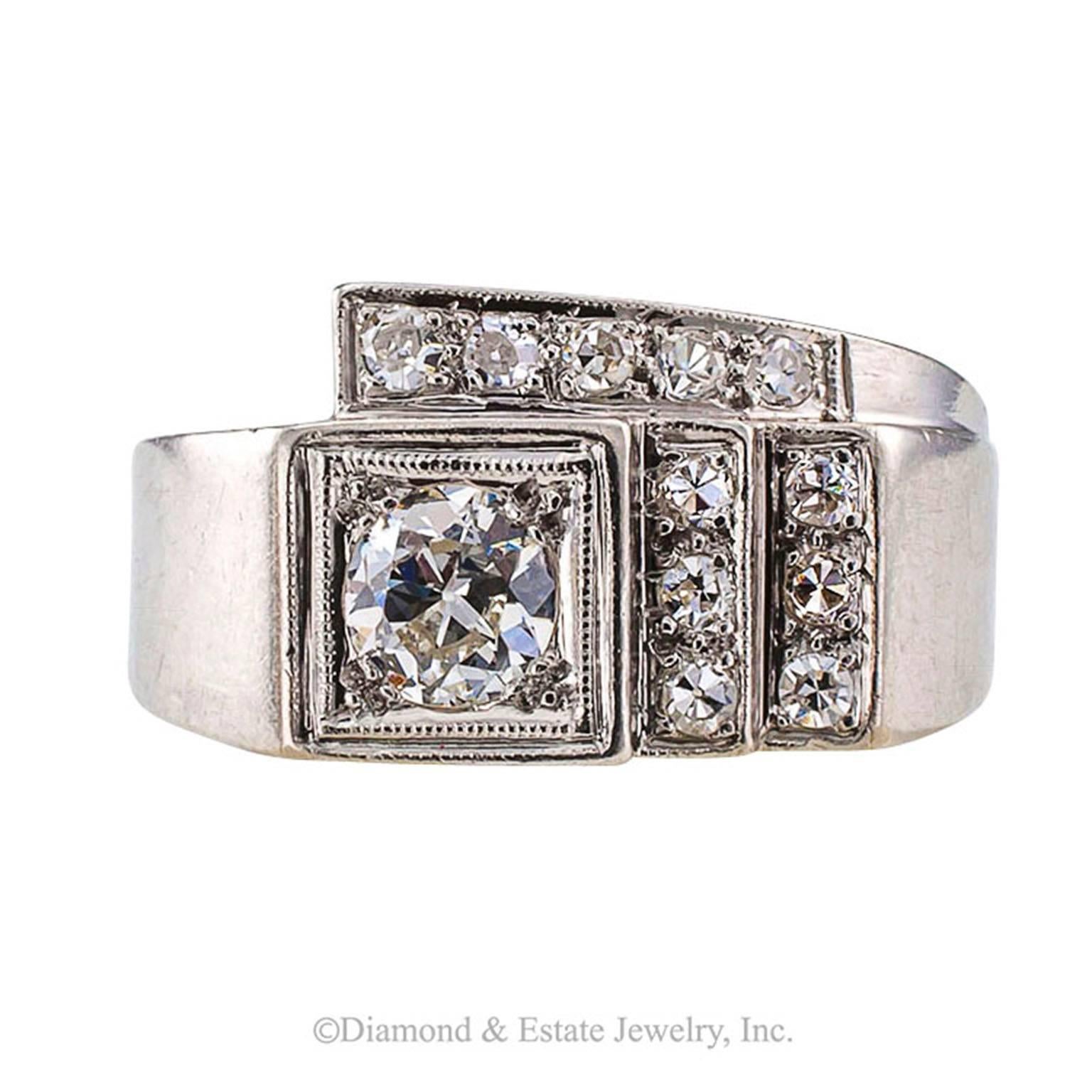 1930s Art Deco Diamond Platinum Geometric Ring In Excellent Condition In Los Angeles, CA