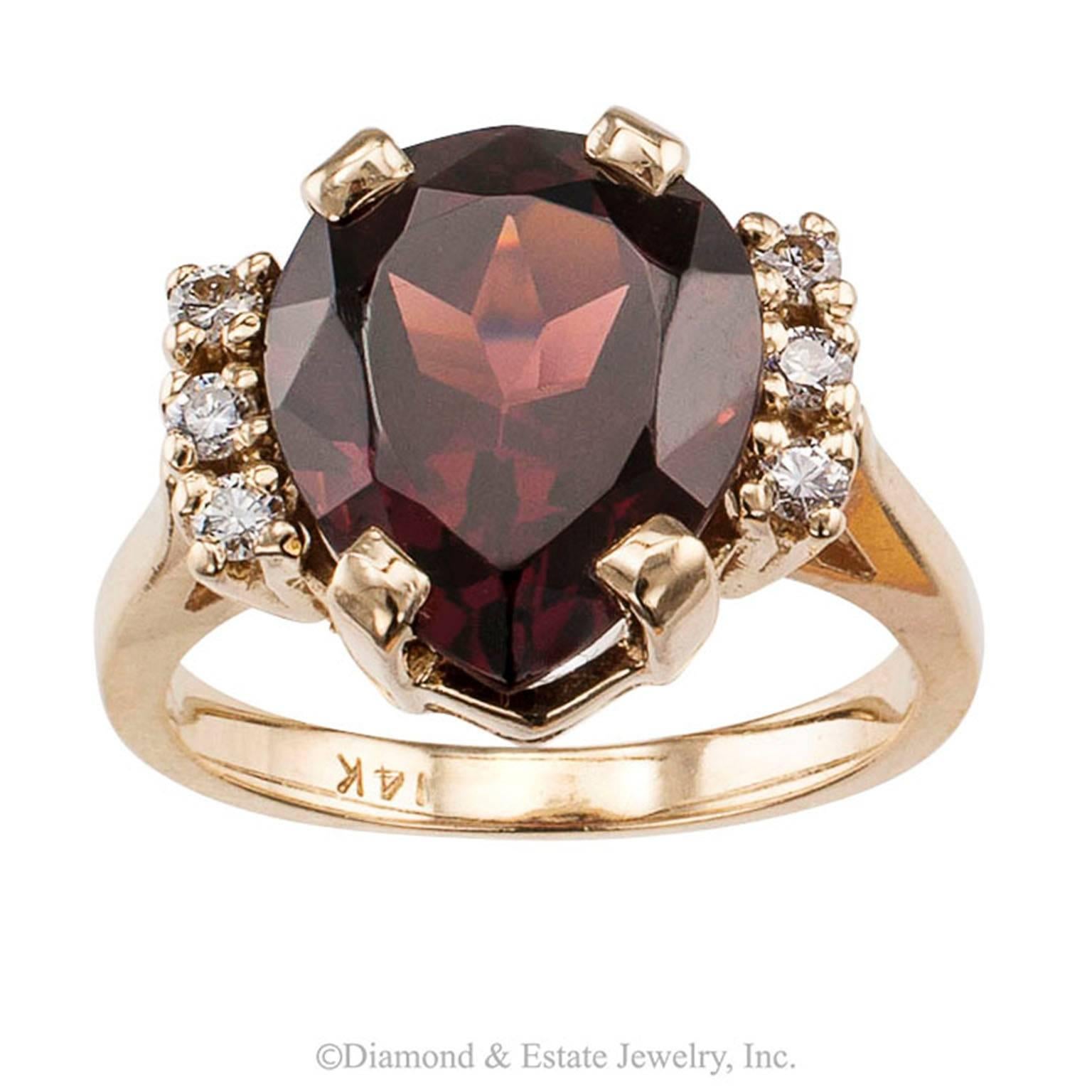 Contemporary Garnet Diamond Gold Ring