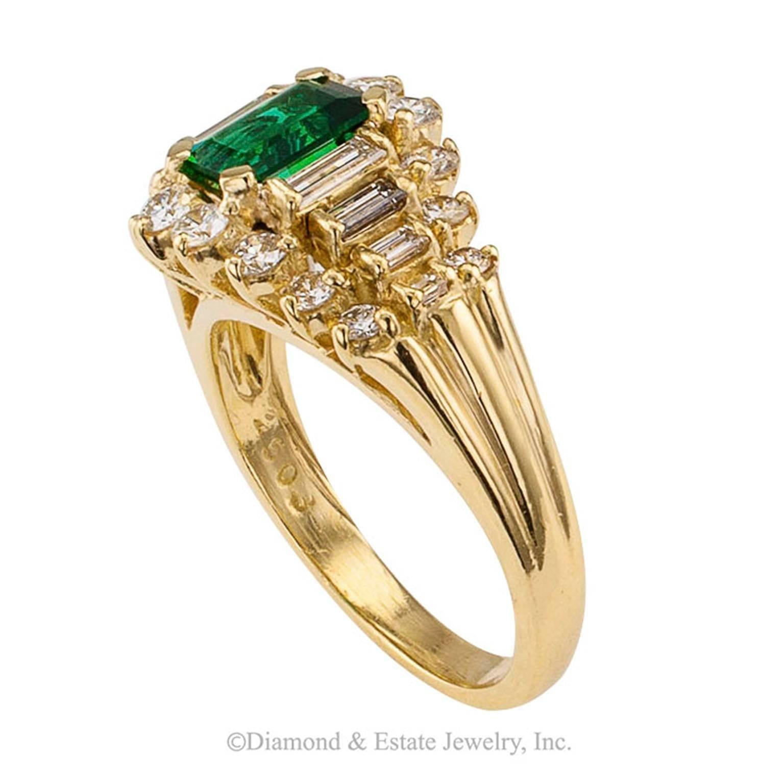 Emerald-cut Emerald Diamond Yellow Gold Ring In Excellent Condition In Los Angeles, CA