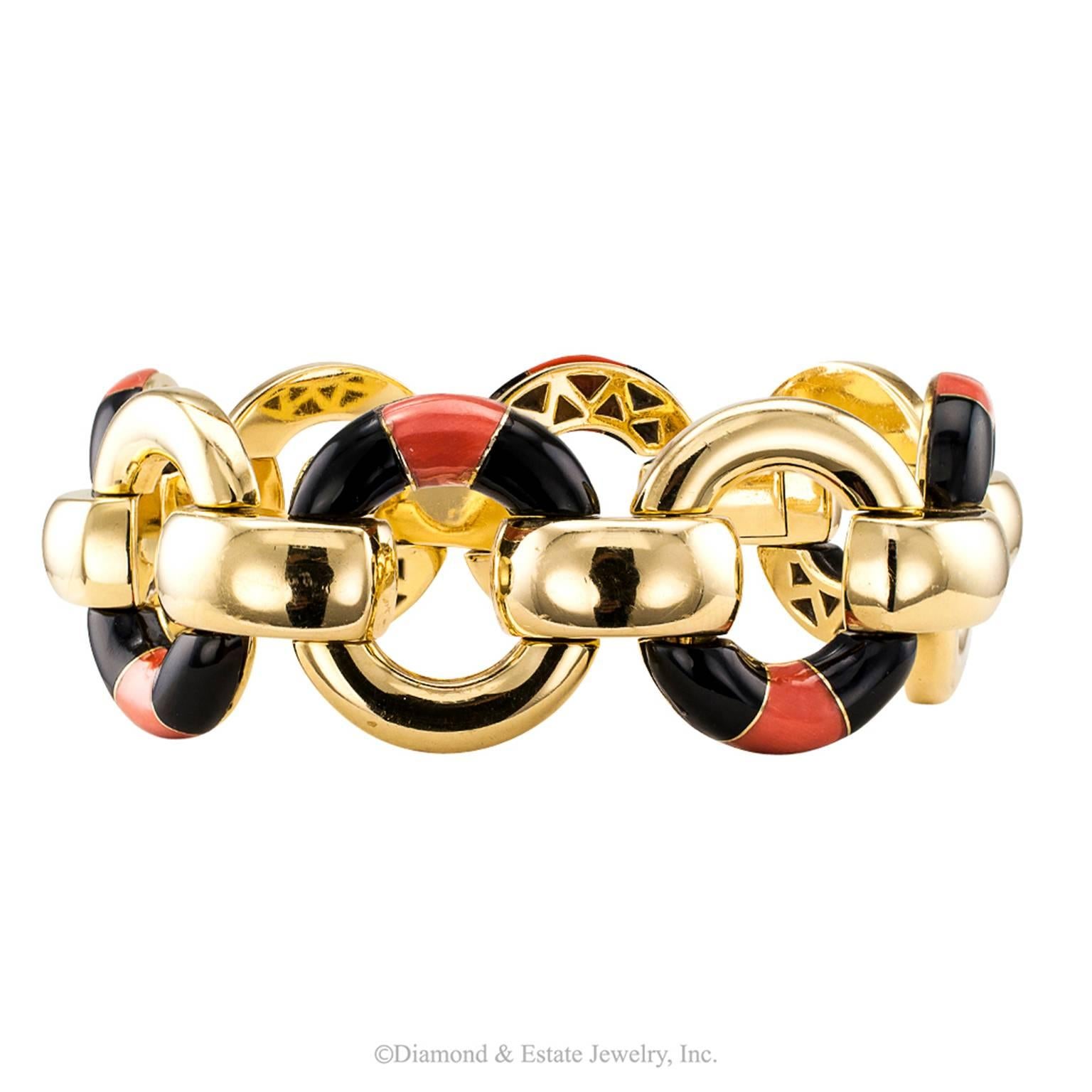 Modern Coral Onyx Gold Link Bracelet