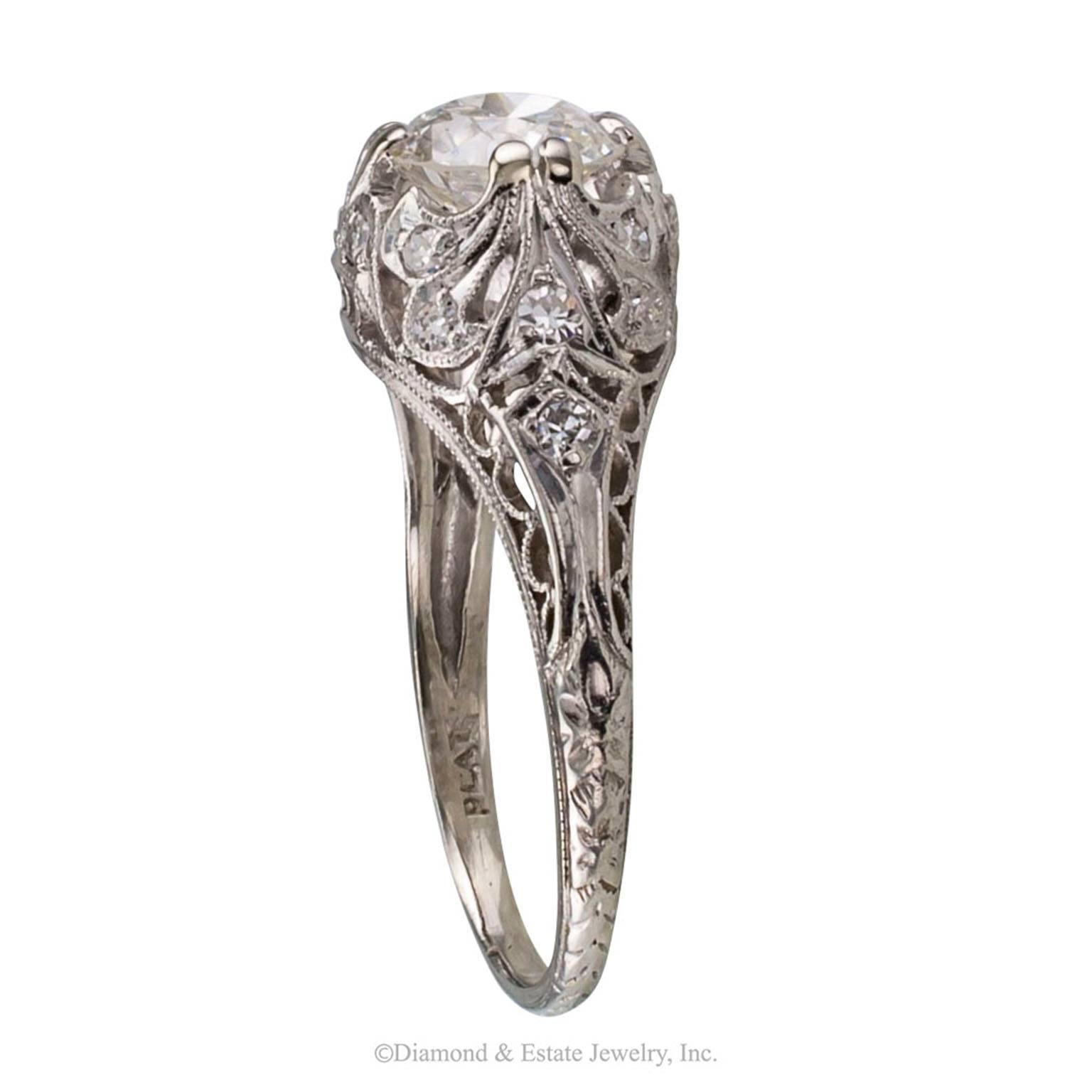Edwardian 0.85 Carat Diamond Platinum Engagement Ring In Excellent Condition In Los Angeles, CA