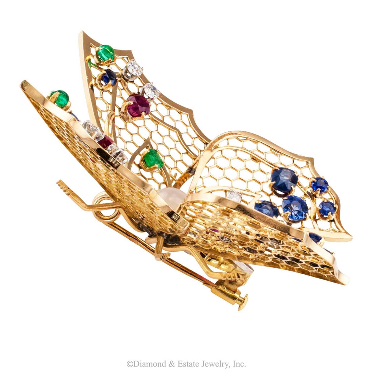 Butterfly Gold Gemstone Brooch In Excellent Condition In Los Angeles, CA