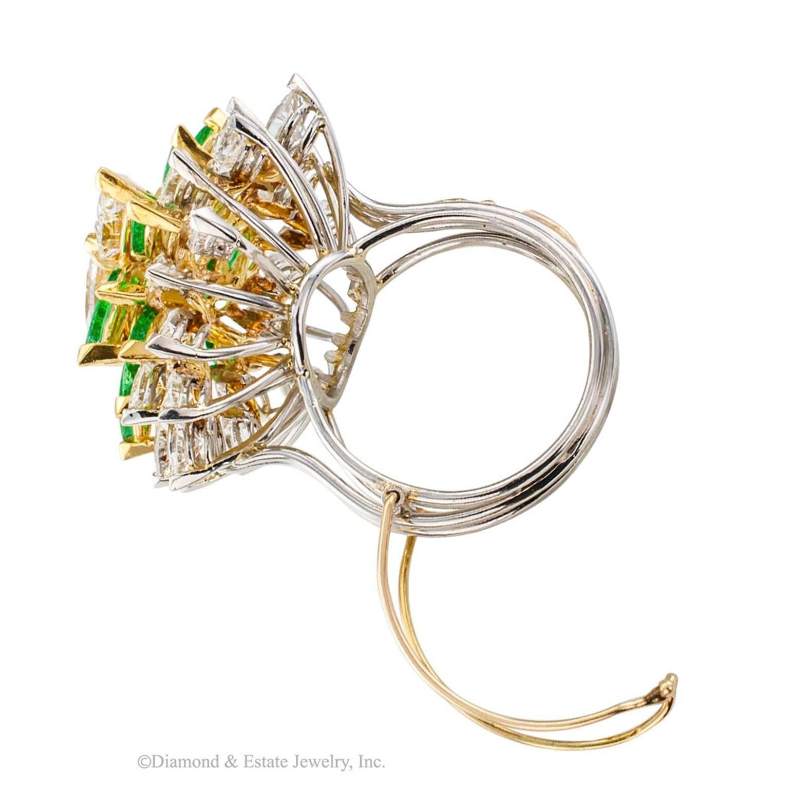 Women's 1970s Free-Form Emerald Diamond Gold Cocktail Ring