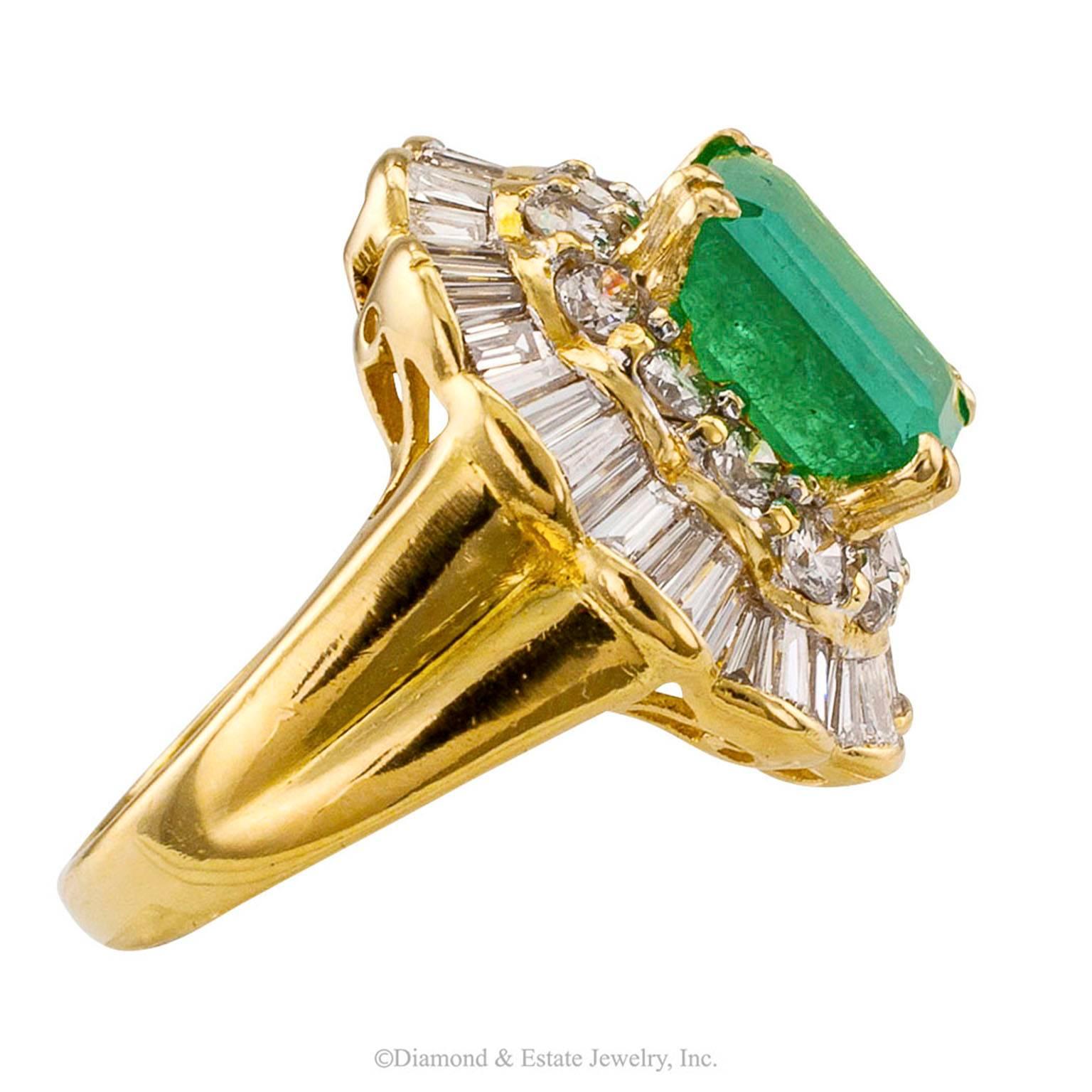 3.75 Carat Square-Cut Emerald Diamond Gold Cluster Ring In Excellent Condition In Los Angeles, CA