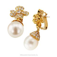 Van Cleef & Arpels South Sea Pearl Diamond Gold Pendent Earrings