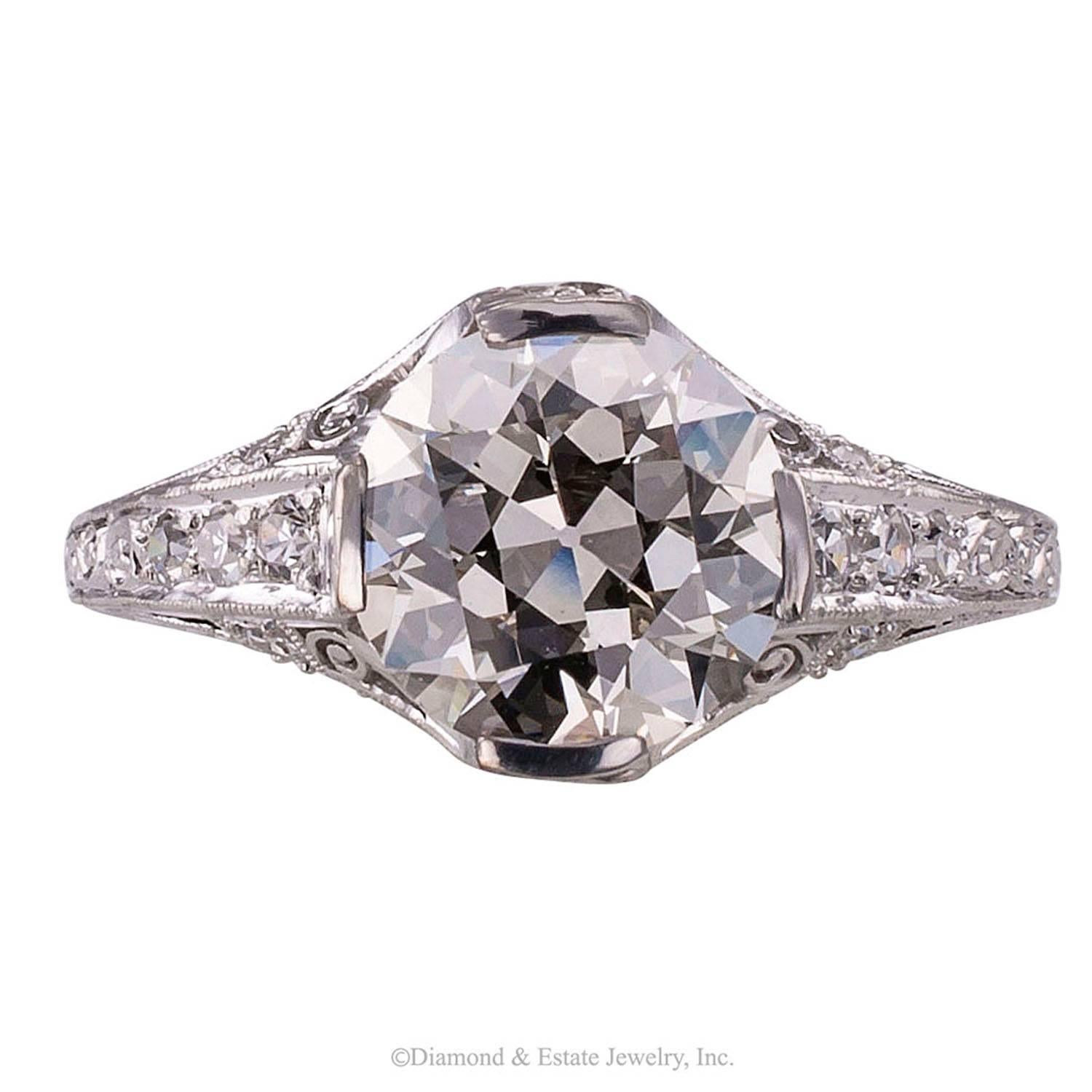 2.27 Carats GIA Diamond Solitaire Art Deco Engagement Ring In Excellent Condition In Los Angeles, CA
