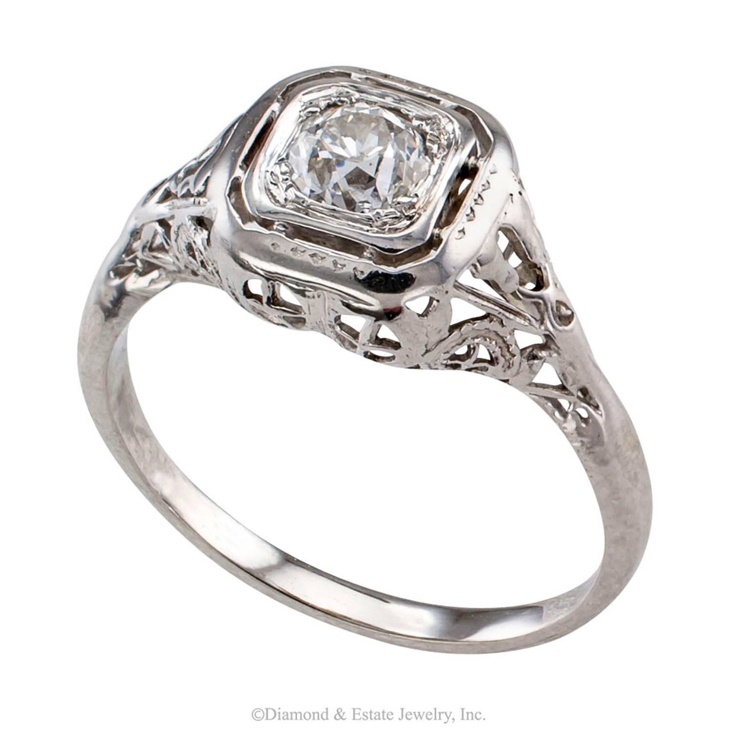 Women's Art Deco 0.40 Carat Diamond Engagement Gold Ring