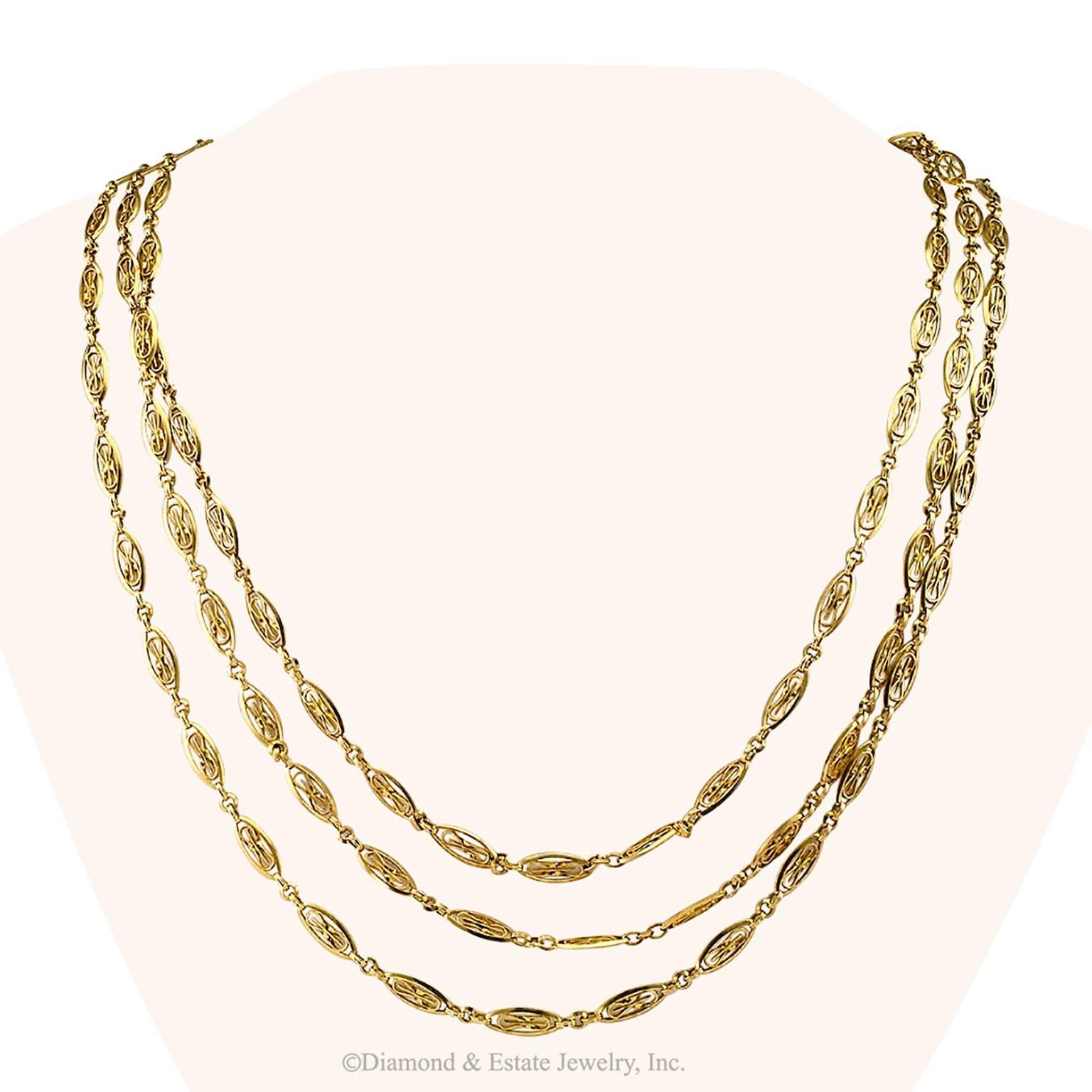 French Antique 1905 Long Chain Necklace In Excellent Condition In Los Angeles, CA