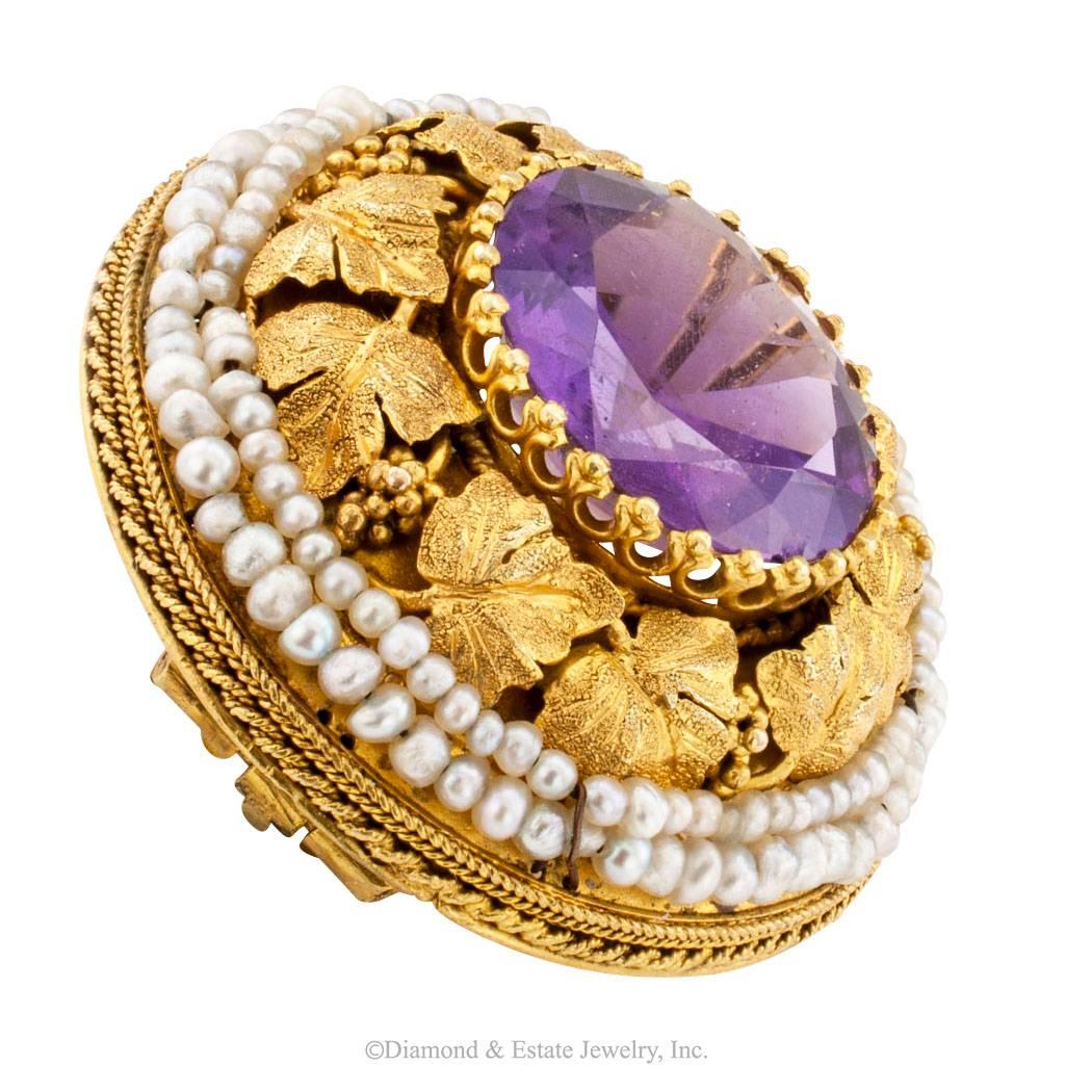 Victorian 1880s Grapevine Amethyst Seed Pearl Gold Brooch In Excellent Condition In Los Angeles, CA