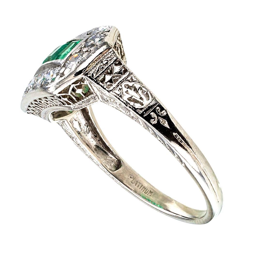 Women's Art Deco 1925 Emerald Diamond Platinum Ring