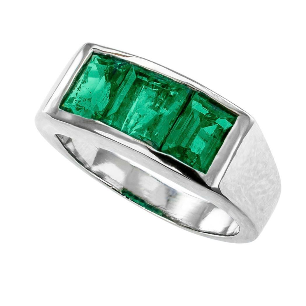 Retro 1940s Colombian Emerald Diamond Three-Stone Platinum Ring