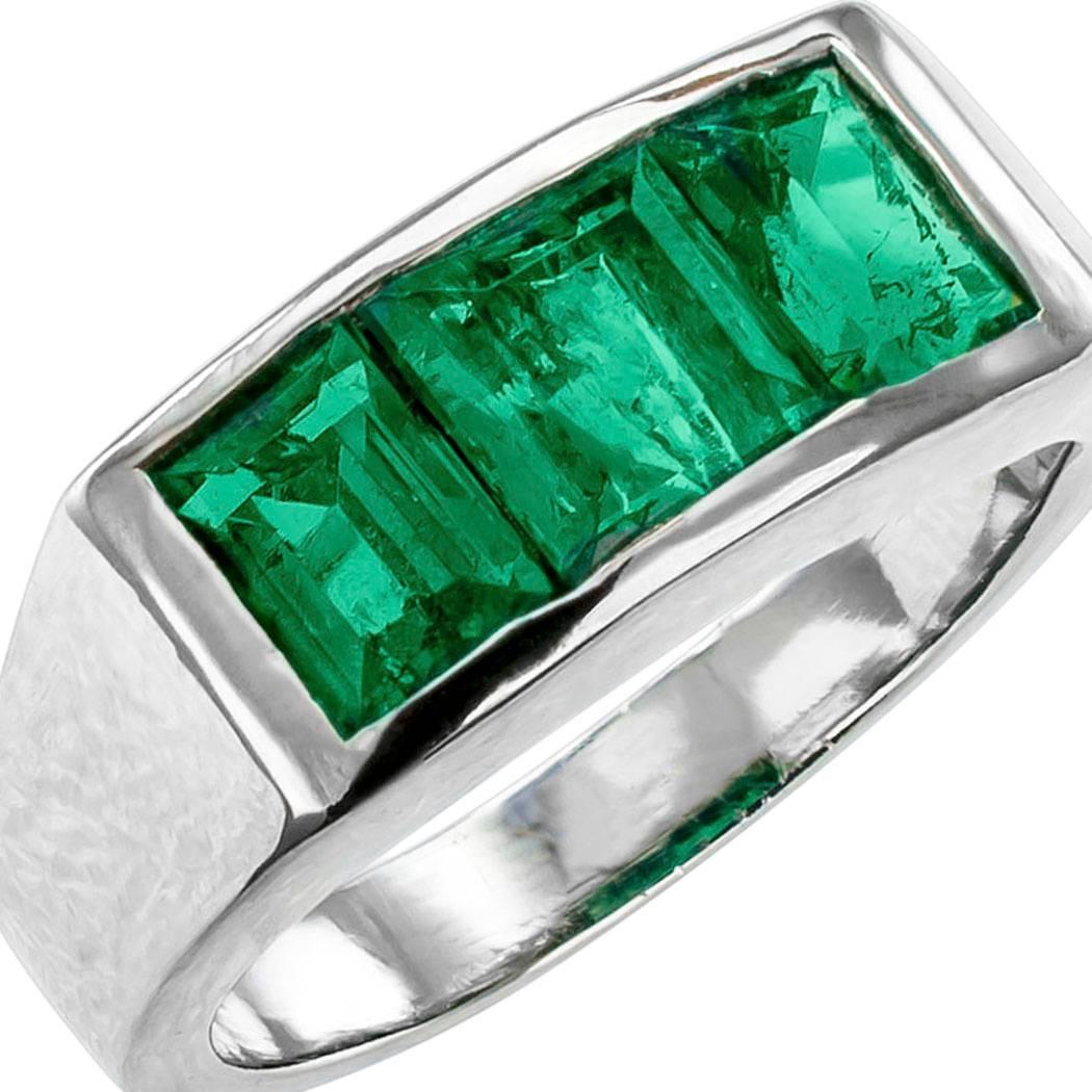 1940s Colombian Emerald Diamond Three-Stone Platinum Ring 1