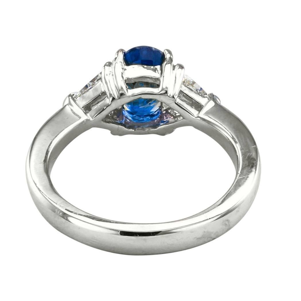 Sapphire Diamond Three-Stone Platinum Ring In Excellent Condition In Los Angeles, CA