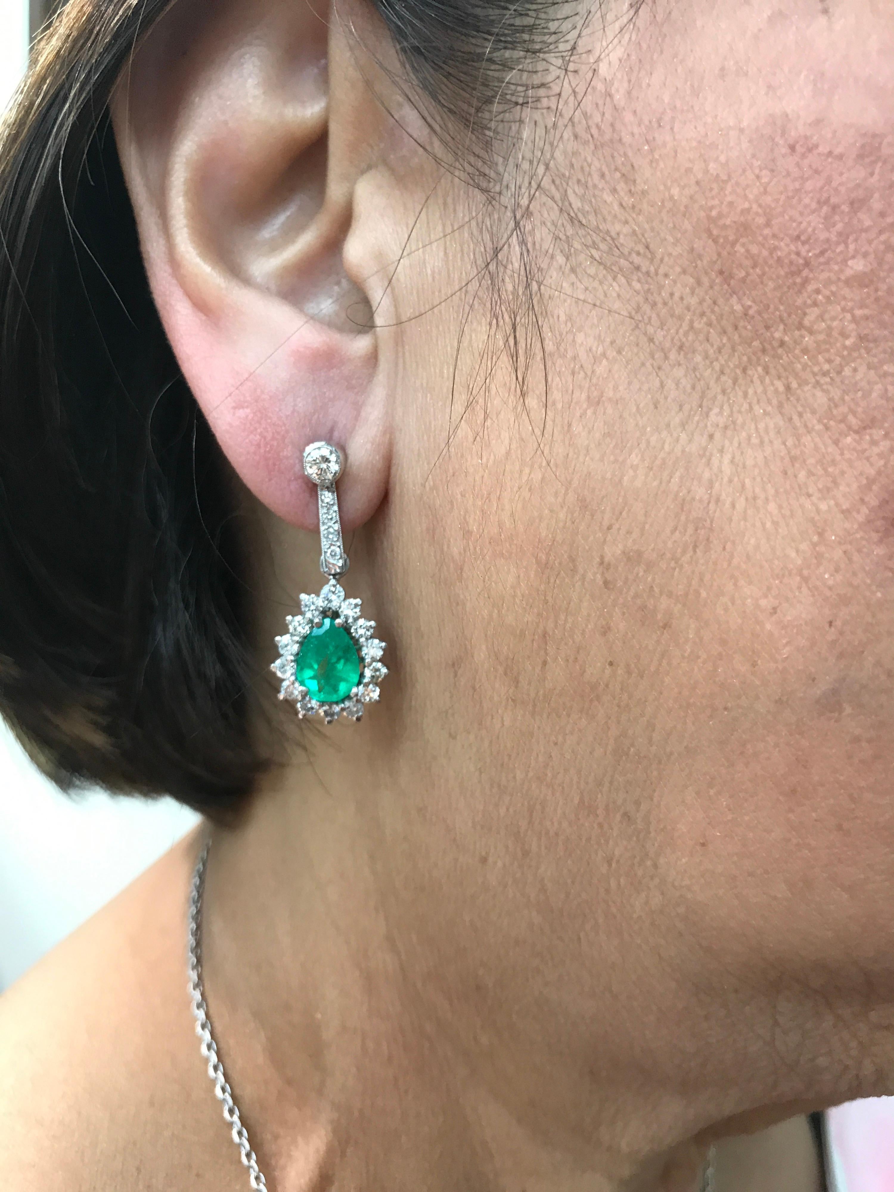 Pear Shaped Emerald Diamond White Gold Drop Earrings In Good Condition In Los Angeles, CA