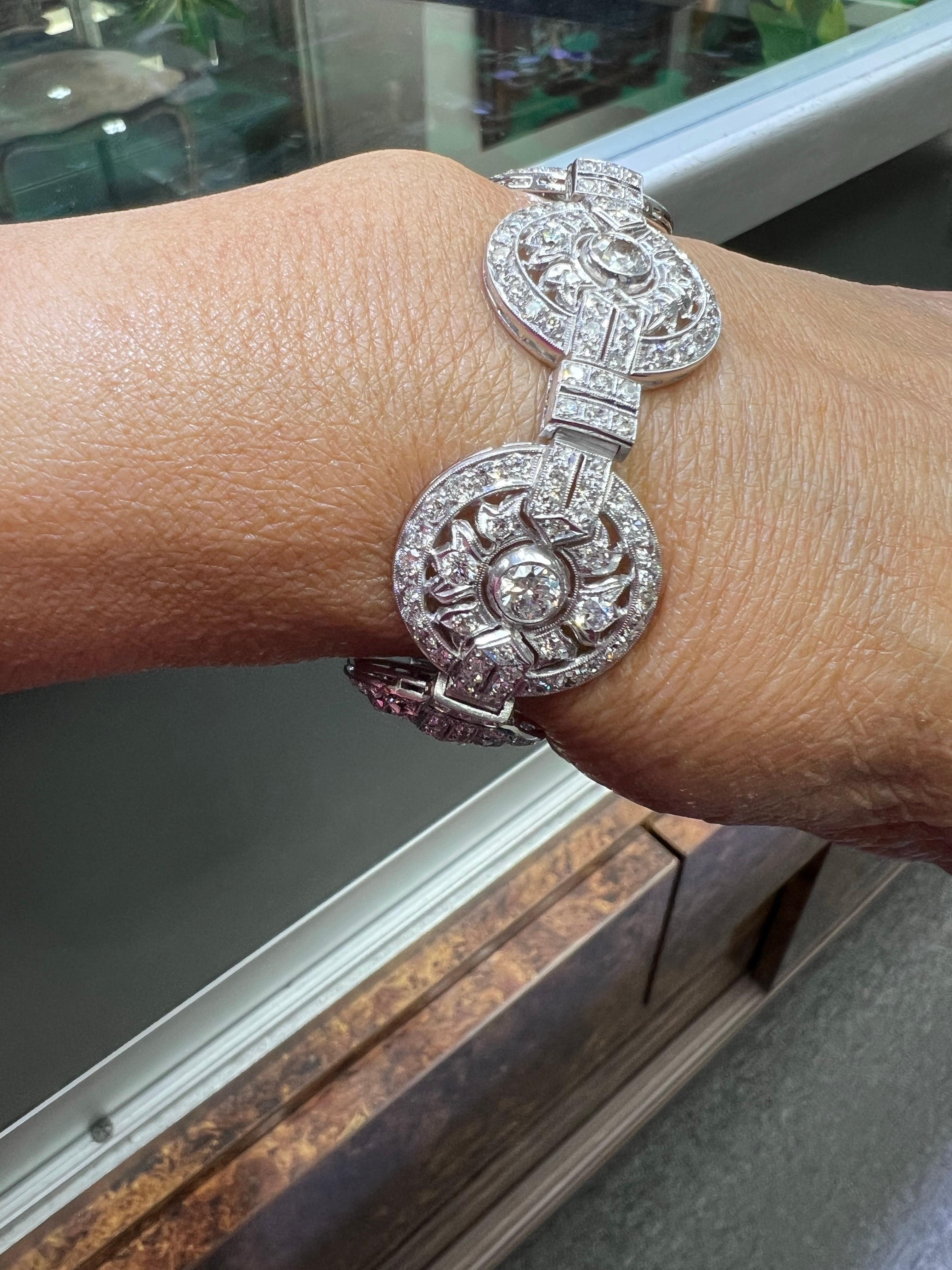 Taille vieille Europe Bracelet circulaire Art déco des années 1930 en platine et diamants en vente
