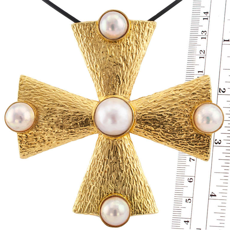 Great Large Scale Gold Maltese Cross Pendant With Pearls In Excellent Condition In Los Angeles, CA