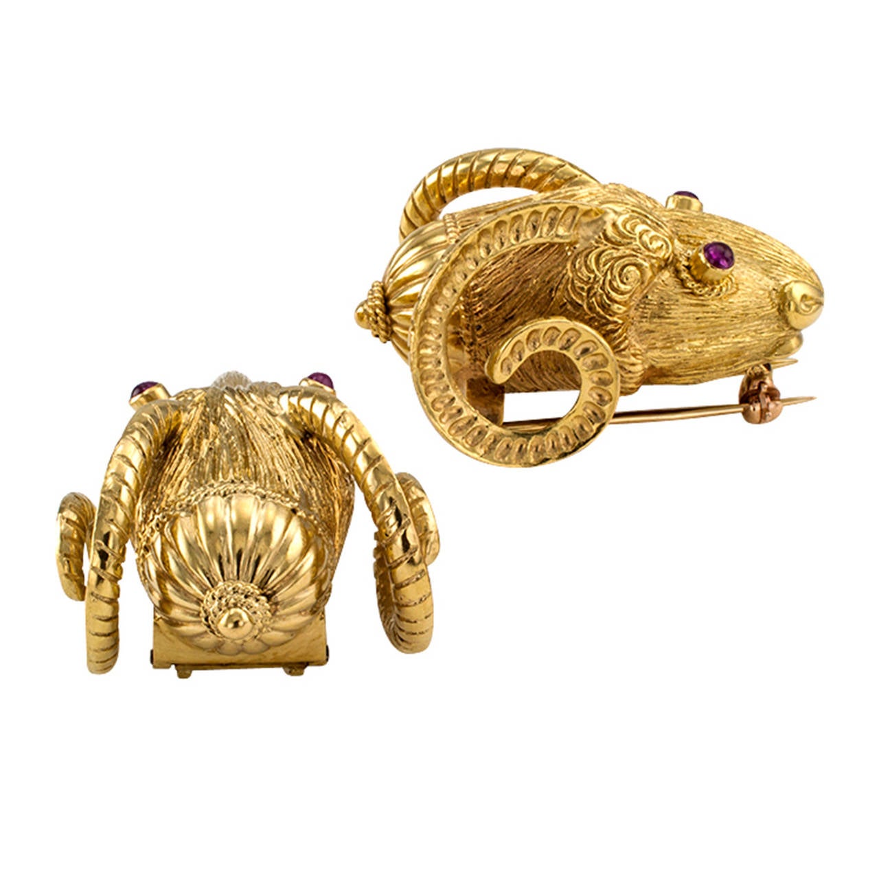 1960s Pair of Ruby Gold Ram's Head Clip/Brooches In Excellent Condition In Los Angeles, CA