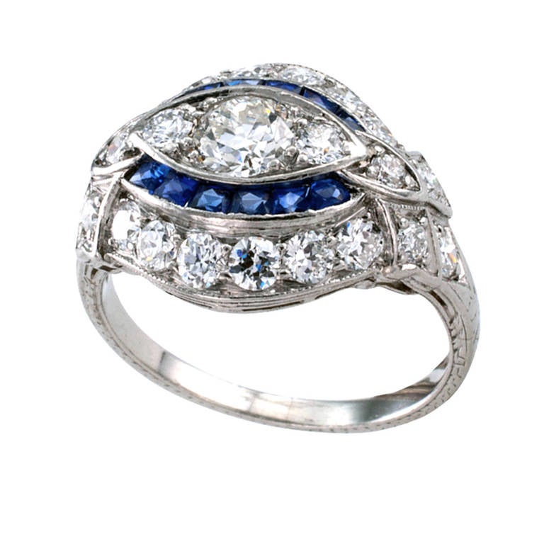 Art Deco Diamond and Sapphire Ring In Excellent Condition In Los Angeles, CA