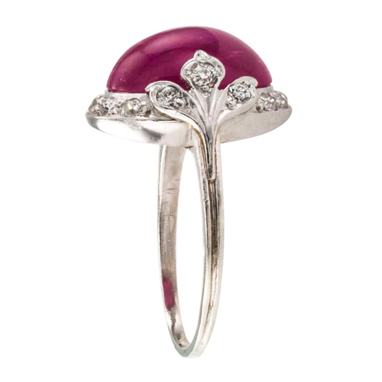 Art Deco Cabochon Ruby Diamond Platinum Ring In Excellent Condition In Los Angeles, CA