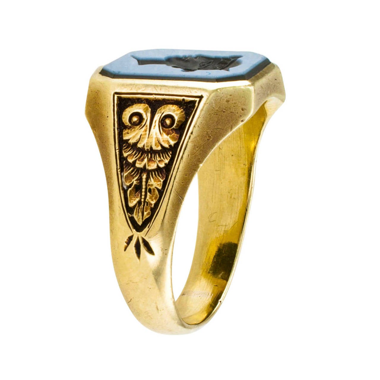 Art Nouveau Gentleman's Hardstone Intaglio Gold Ring