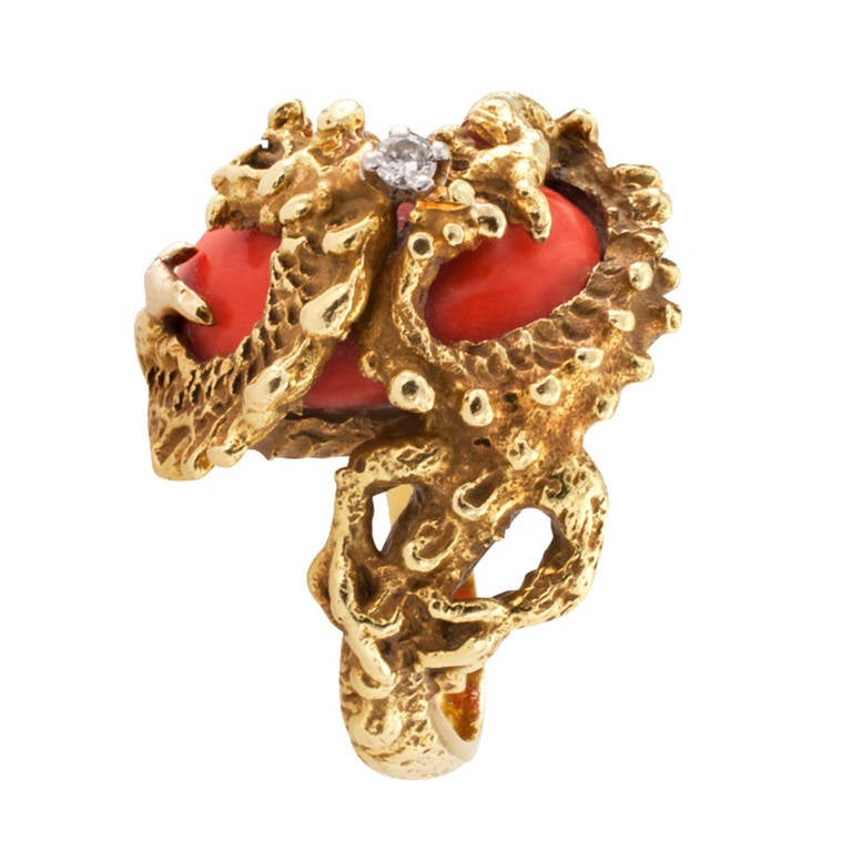 A Great Coral Gold Dragon Ring  In Good Condition In Los Angeles, CA