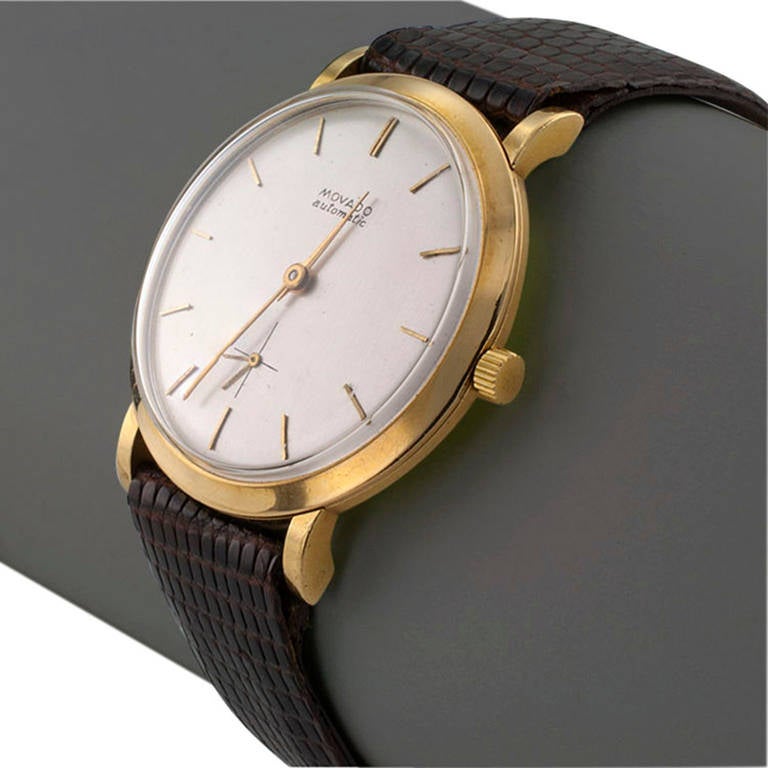 Movado Yellow Gold Automatic Wristwatch circa 1950s In Good Condition In Los Angeles, CA