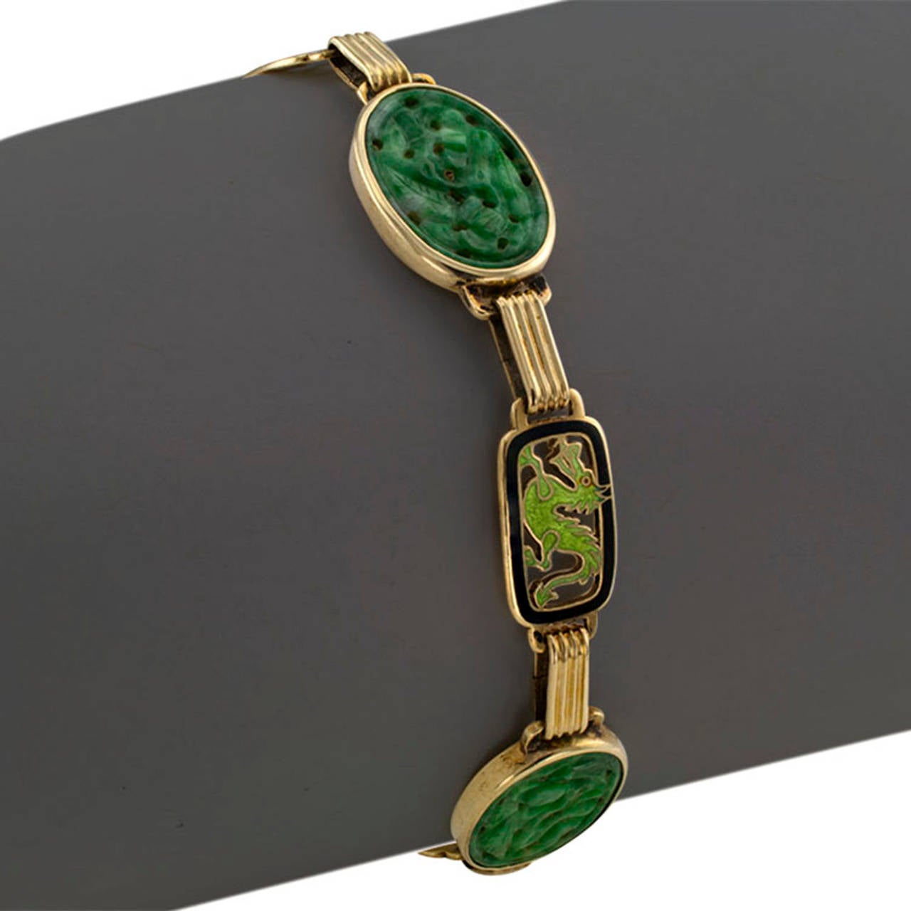 Art Deco Carved Jade Enamel Gold Bracelet In Excellent Condition In Los Angeles, CA