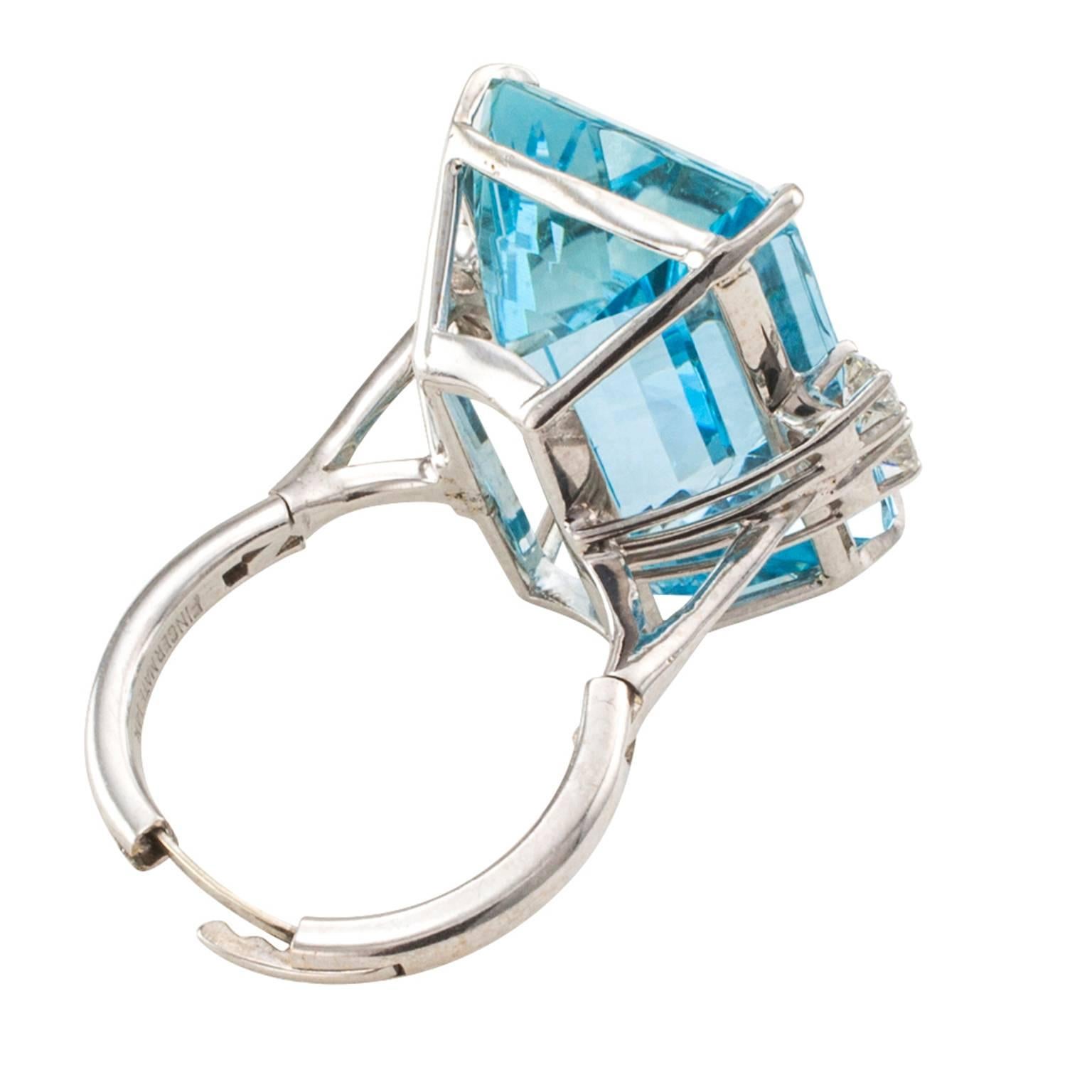 Modern 1950s 30.00 Carat Aquamarine Diamond Gold Ring