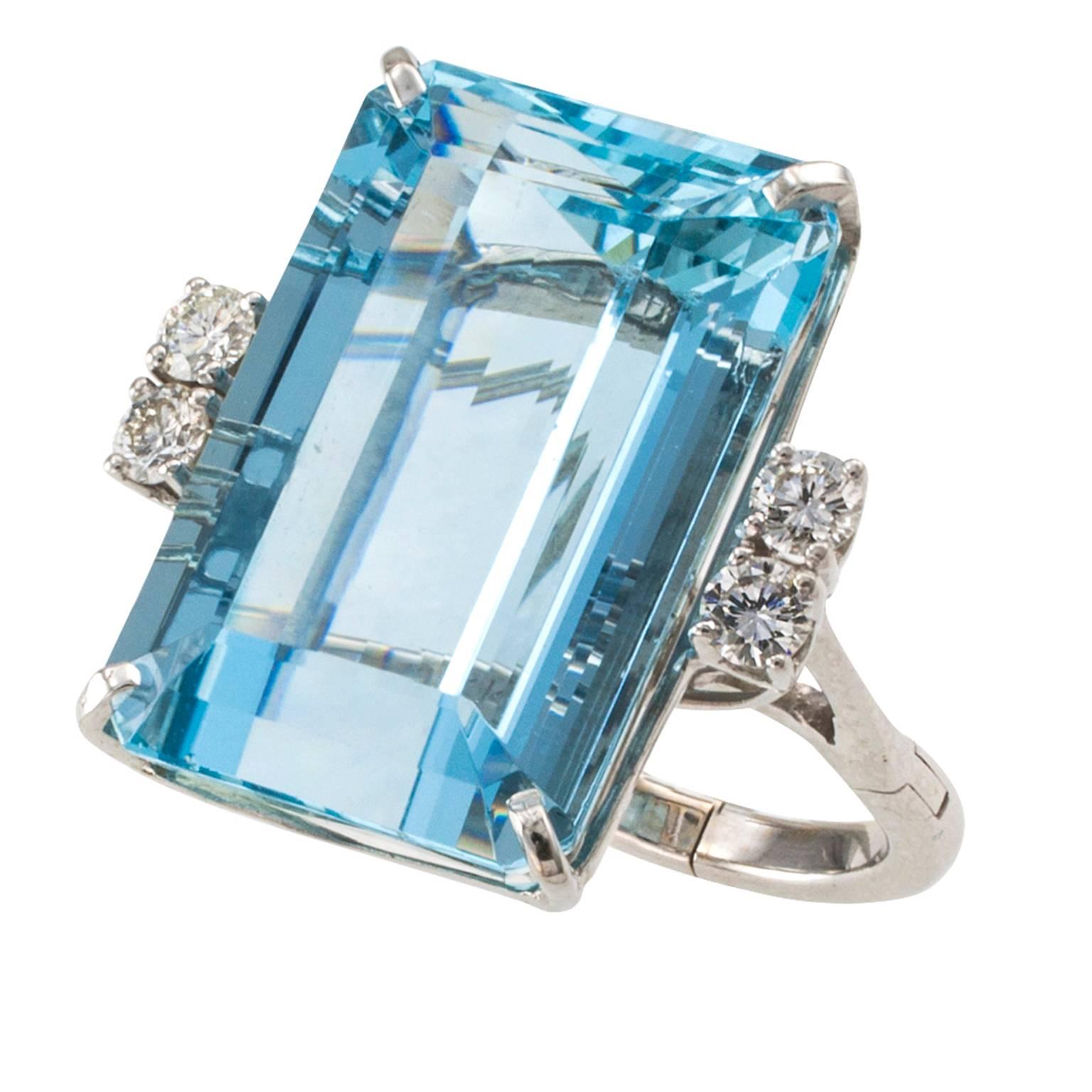 Emerald Cut 1950s 30.00 Carat Aquamarine Diamond Gold Ring