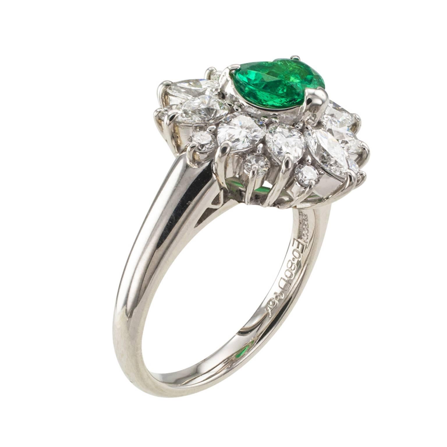 Heart-Shaped Emerald Diamond Platinum Cluster Ring In Good Condition In Los Angeles, CA