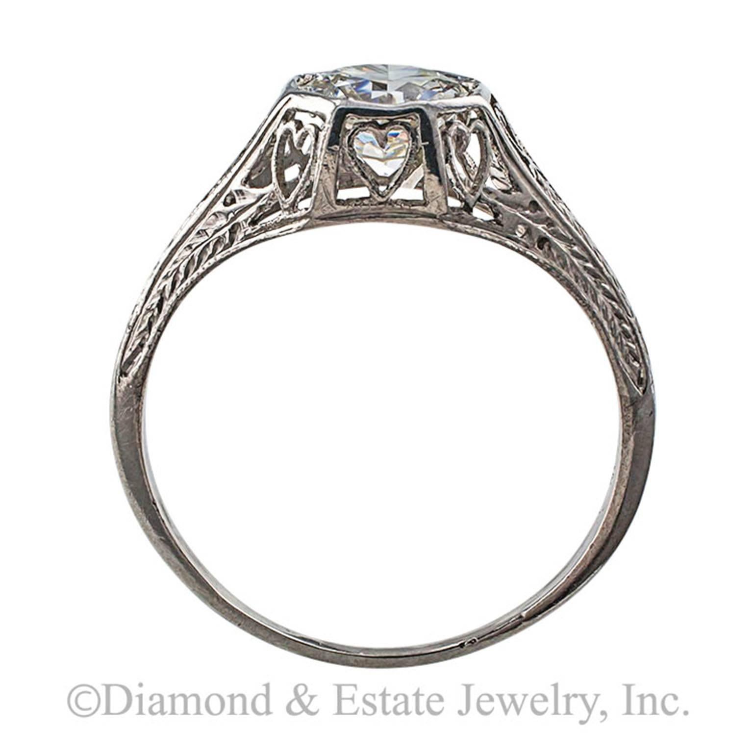 .84 Carat Art Deco Diamond Platinum Engagement Ring In Excellent Condition In Los Angeles, CA