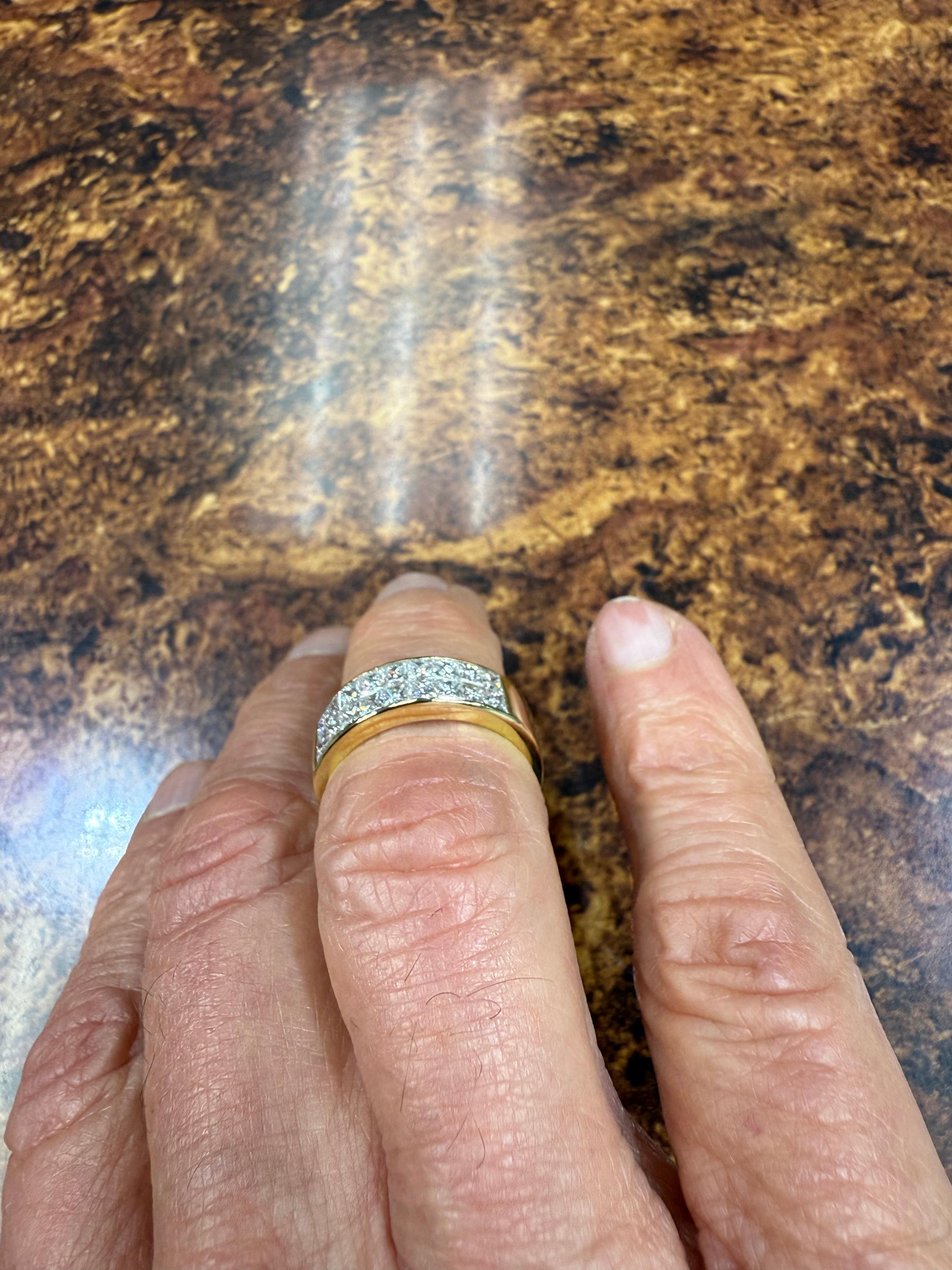 Contemporaneo Anello Ambar con diamante quadrilione a due file in oro giallo 18k in vendita