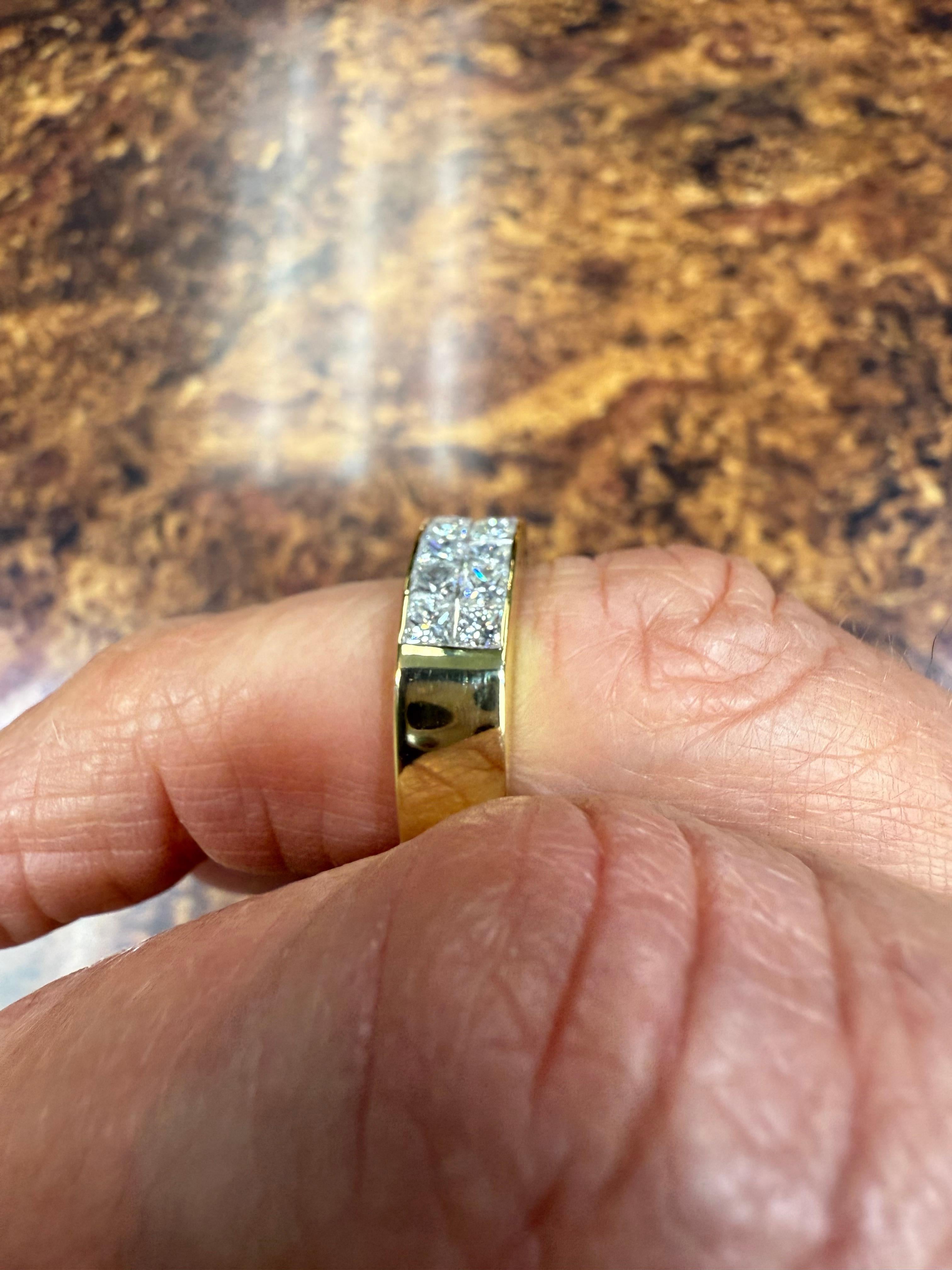Taglio princess Anello Ambar con diamante quadrilione a due file in oro giallo 18k in vendita