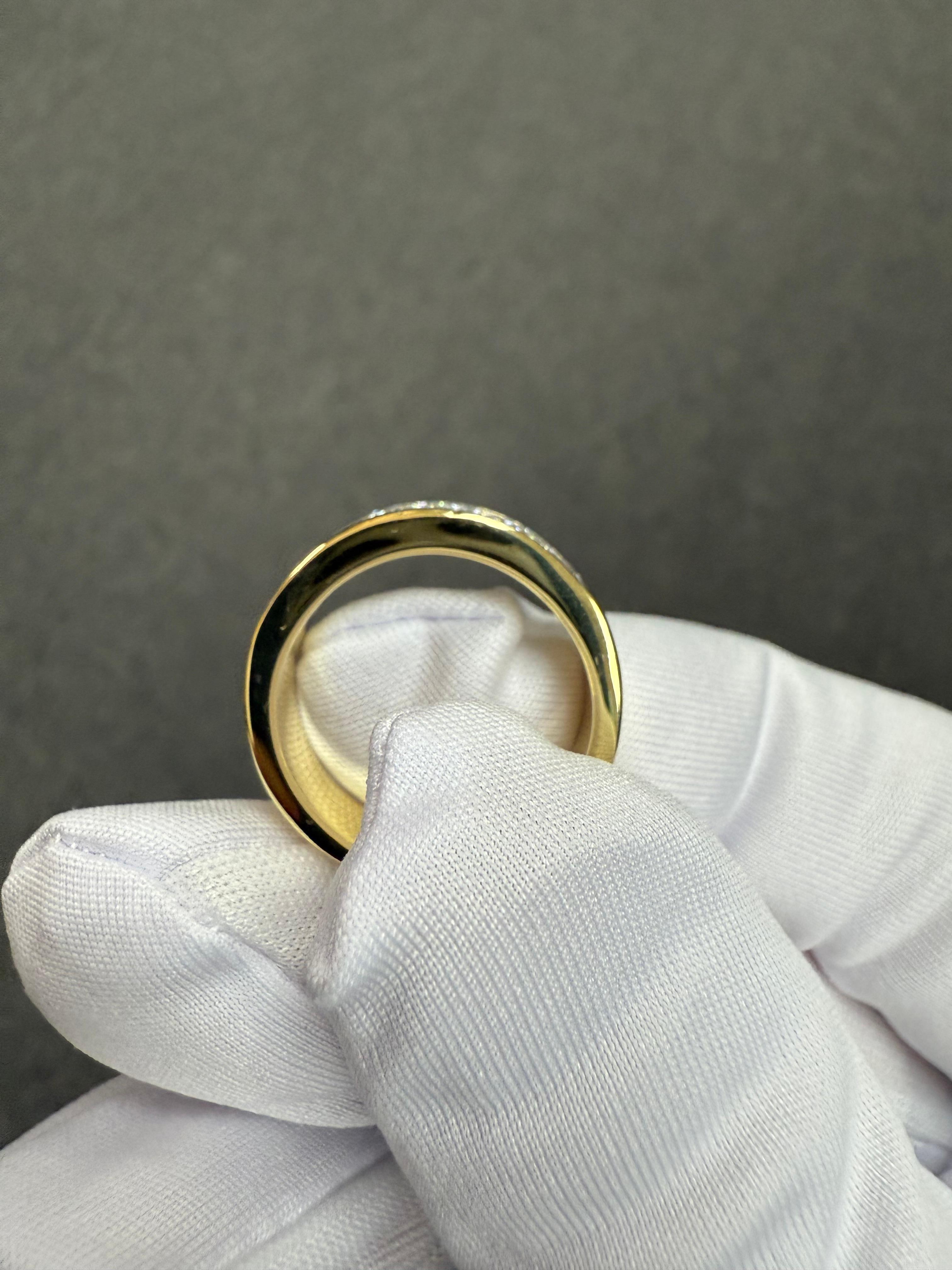Anello Ambar con diamante quadrilione a due file in oro giallo 18k in vendita 3