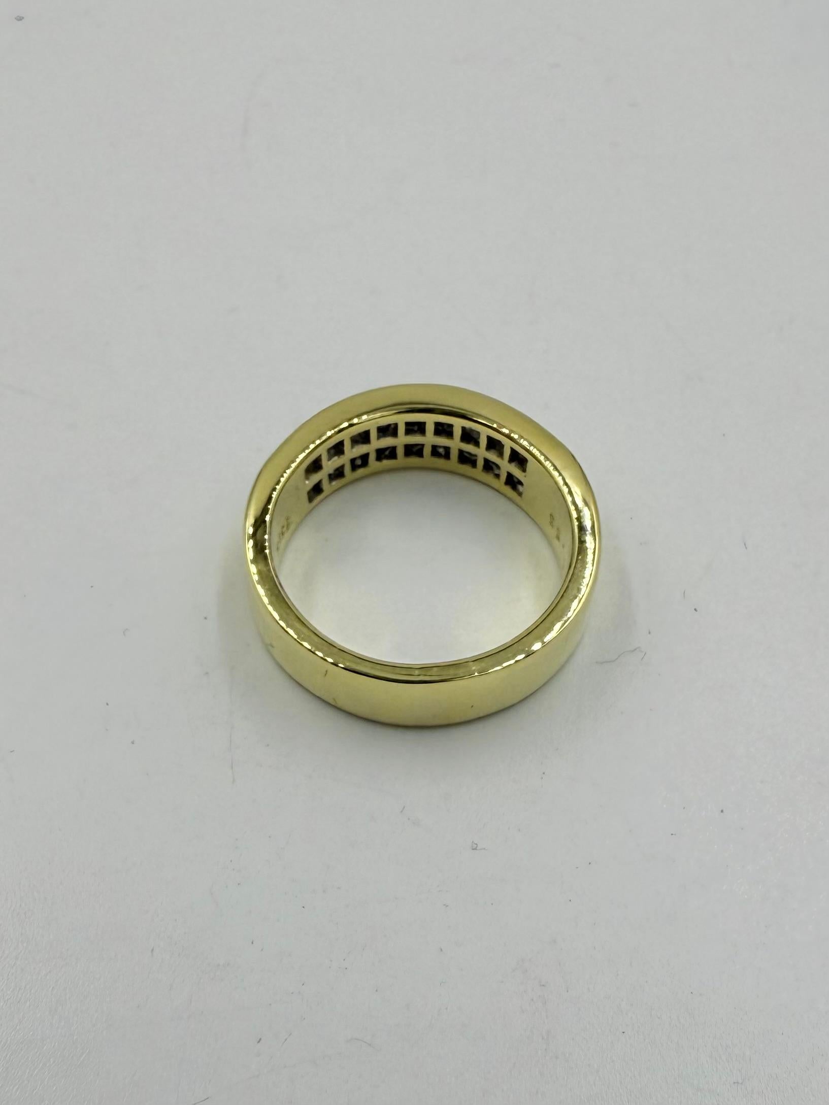 Anello Ambar con diamante quadrilione a due file in oro giallo 18k in vendita 1