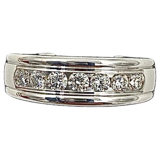 Benchmark Seven Diamond 14k  Anello a fascia in oro bianco in vendita