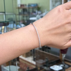 Bracelet demi-manchette en diamants, or blanc 14 carats