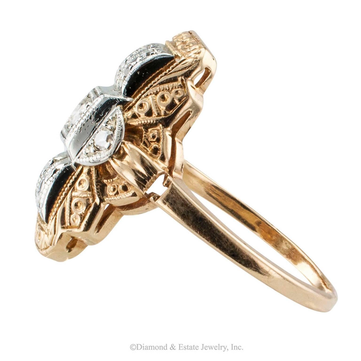 Art Deco 1930s Two-Tone Gold Diamond Dinner Ring In Excellent Condition In Los Angeles, CA