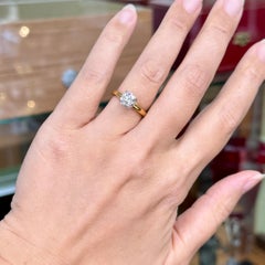 Anello di fidanzamento vintage degli anni '40 con diamante taglio Transitional certificato GIA, in platino e oro 18 carati