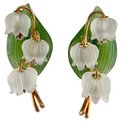 Juillet des années 1960 Boucles d'oreilles Hugler « Lily of the Valley » en jade, cristal de roche et diamants, 18 carats