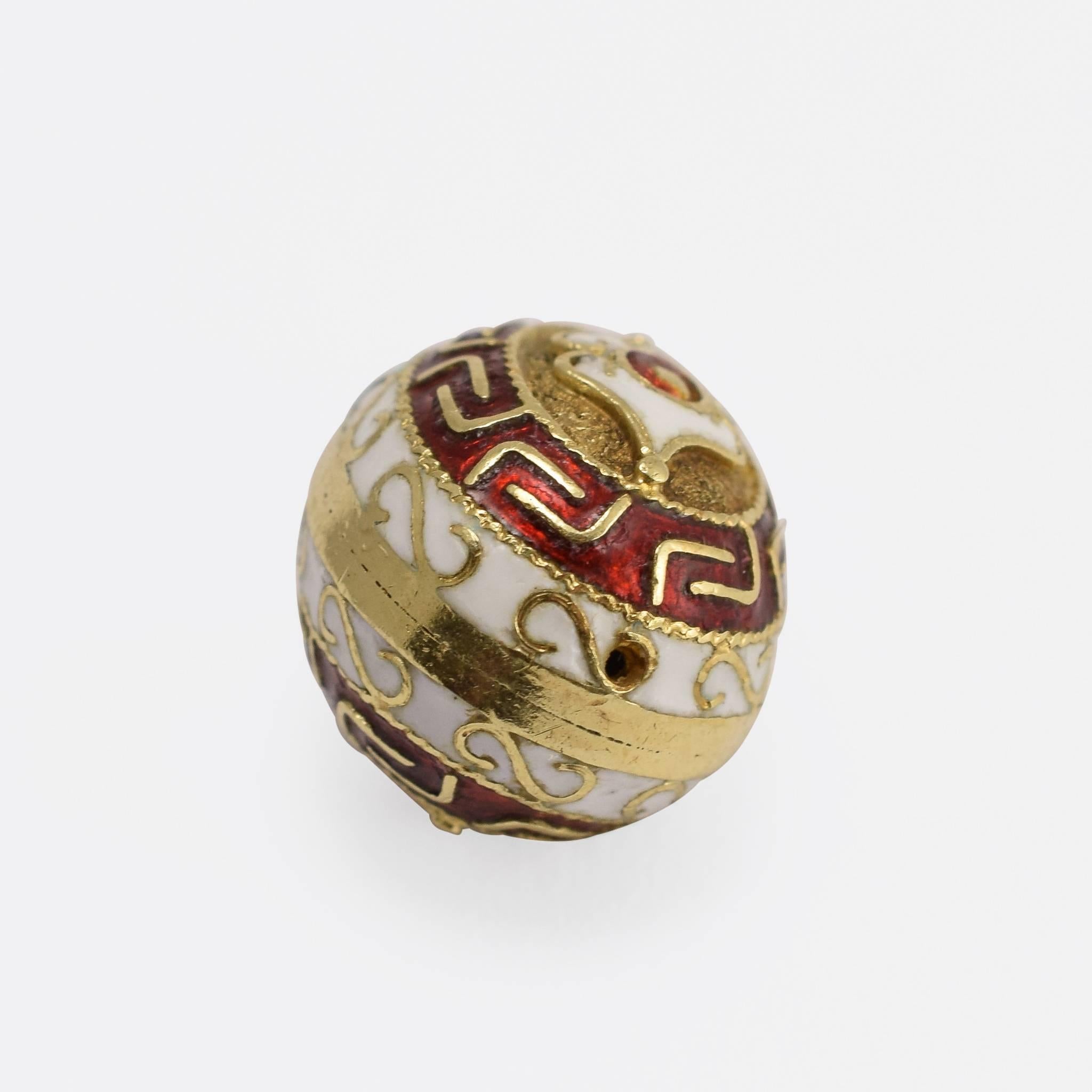 Art Deco Russian Enamelled Miniature Egg Pendant In Good Condition In Sale, Cheshire