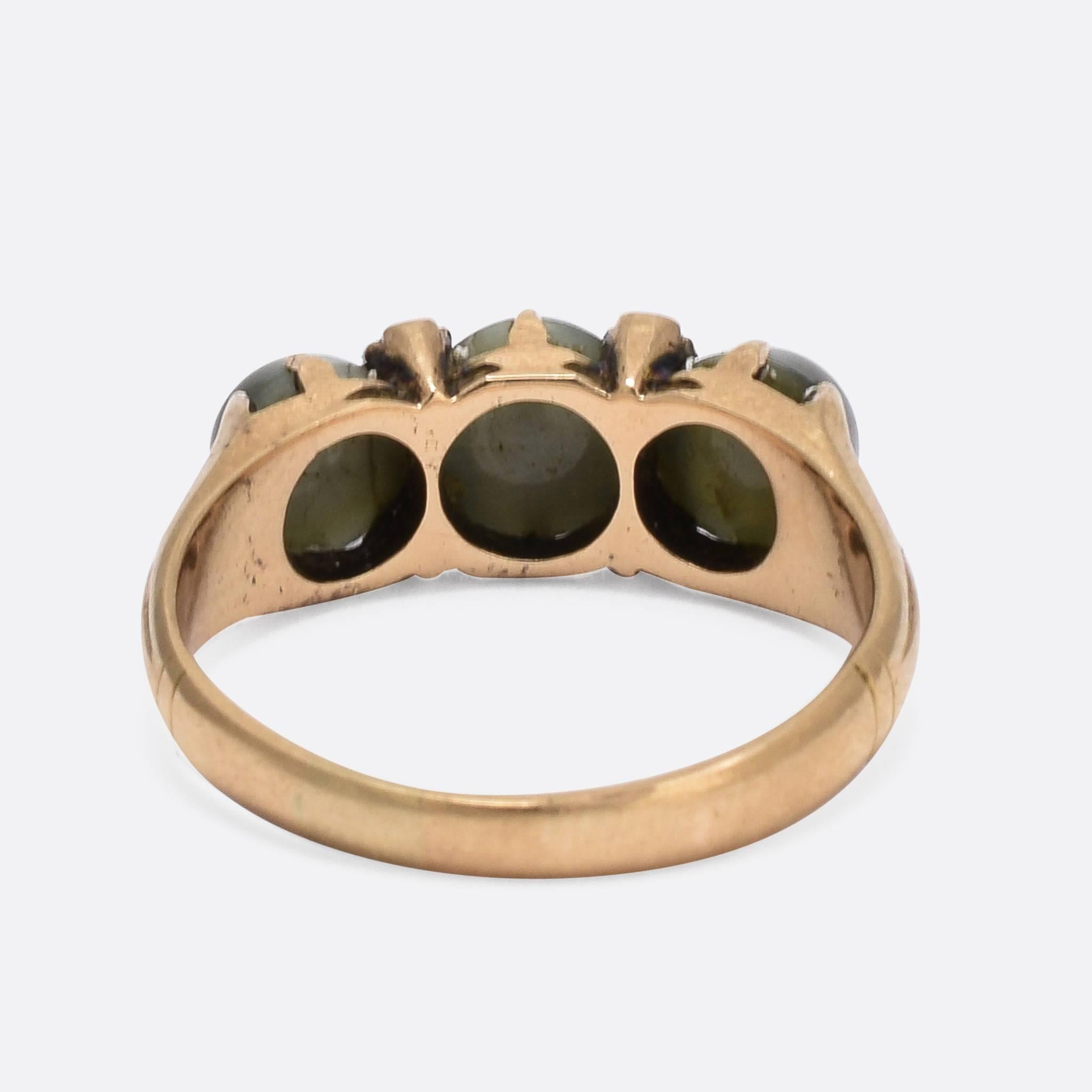 Antique Victorian Cat’s Eye Chrysoberyl Diamond Three-Stone Ring In Excellent Condition In Sale, Cheshire