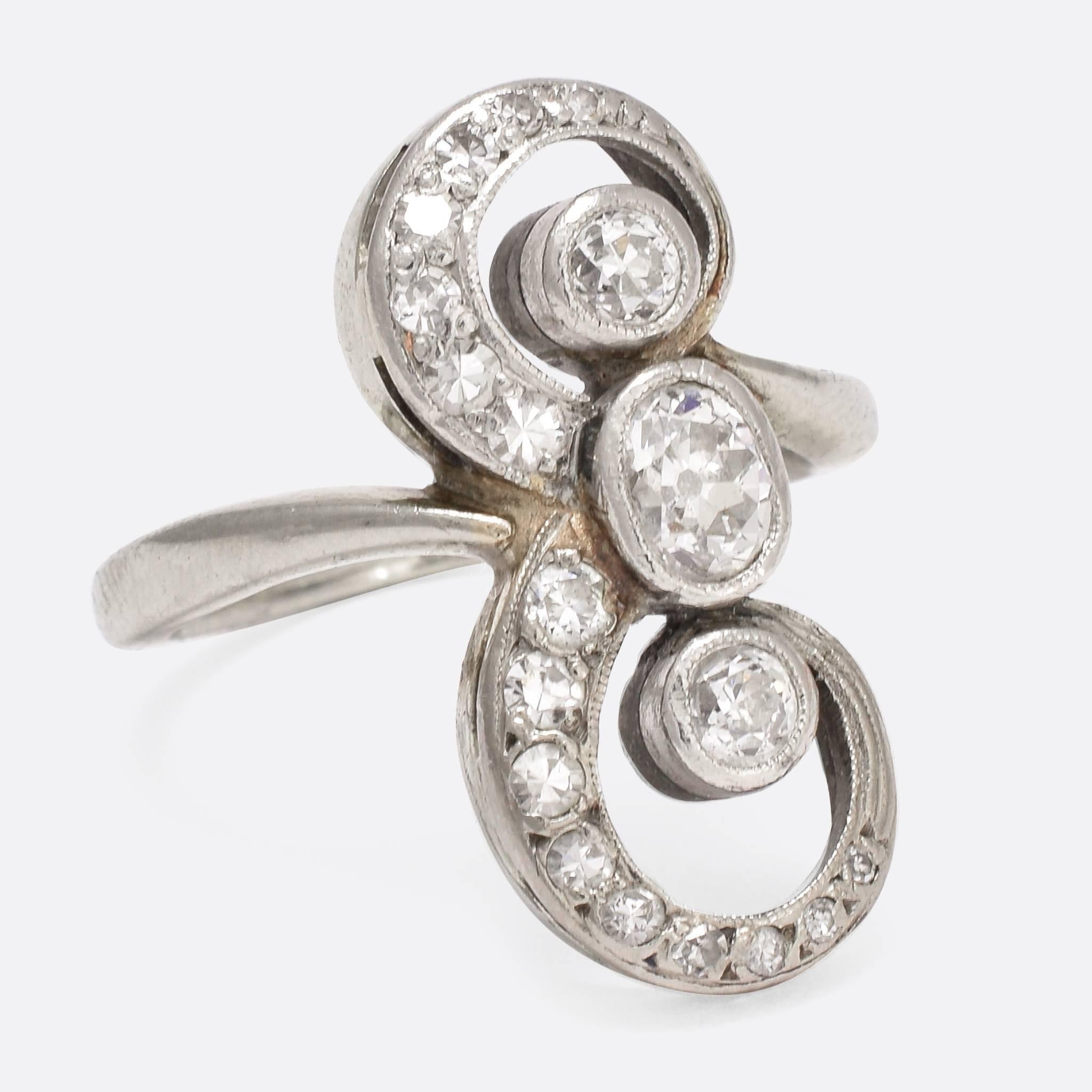 This beautiful antique ring features a cool 